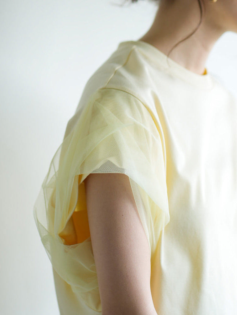 Mesh twist sleeve pullover