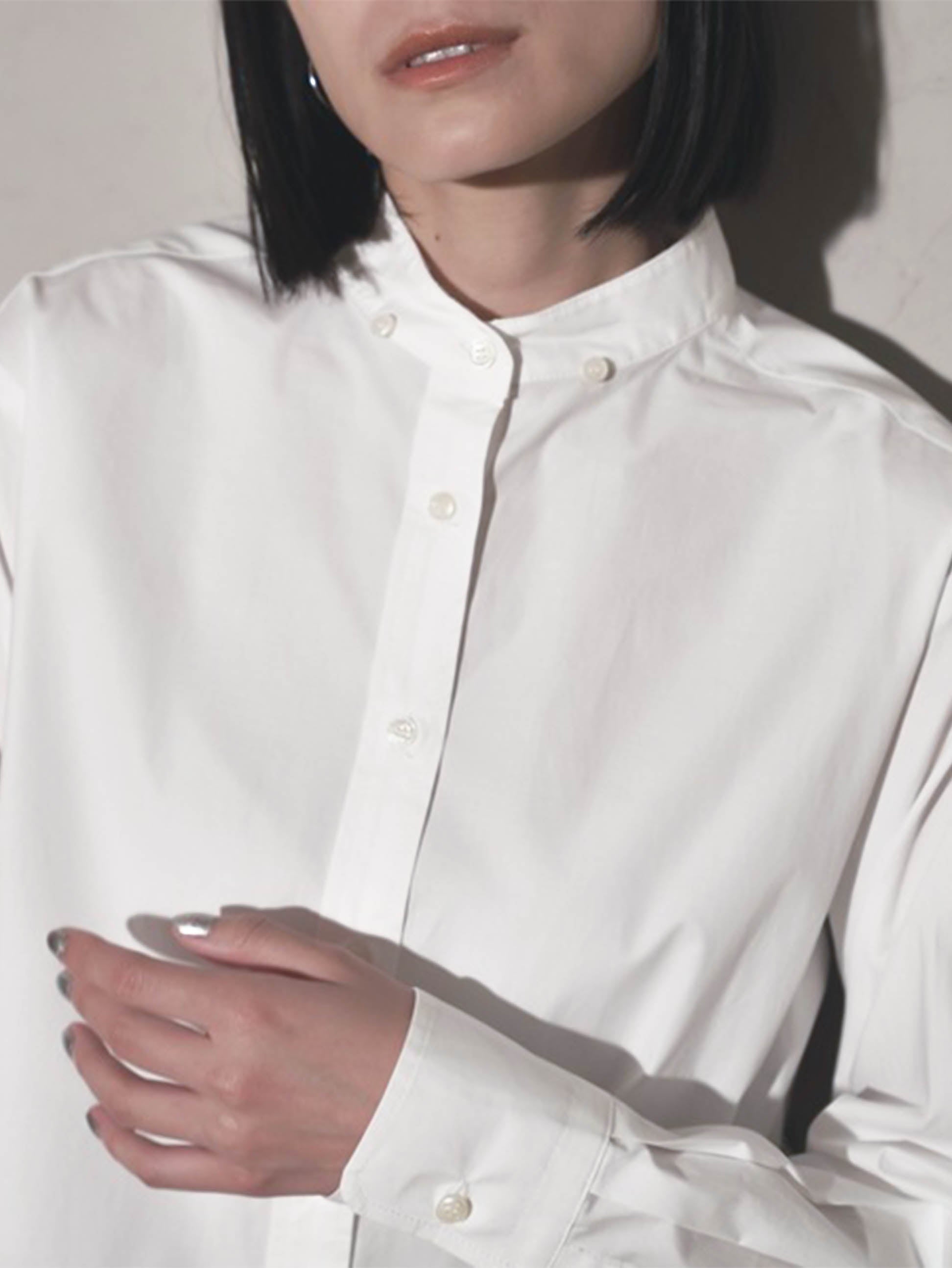 Cleric short blouse with 2-way collars