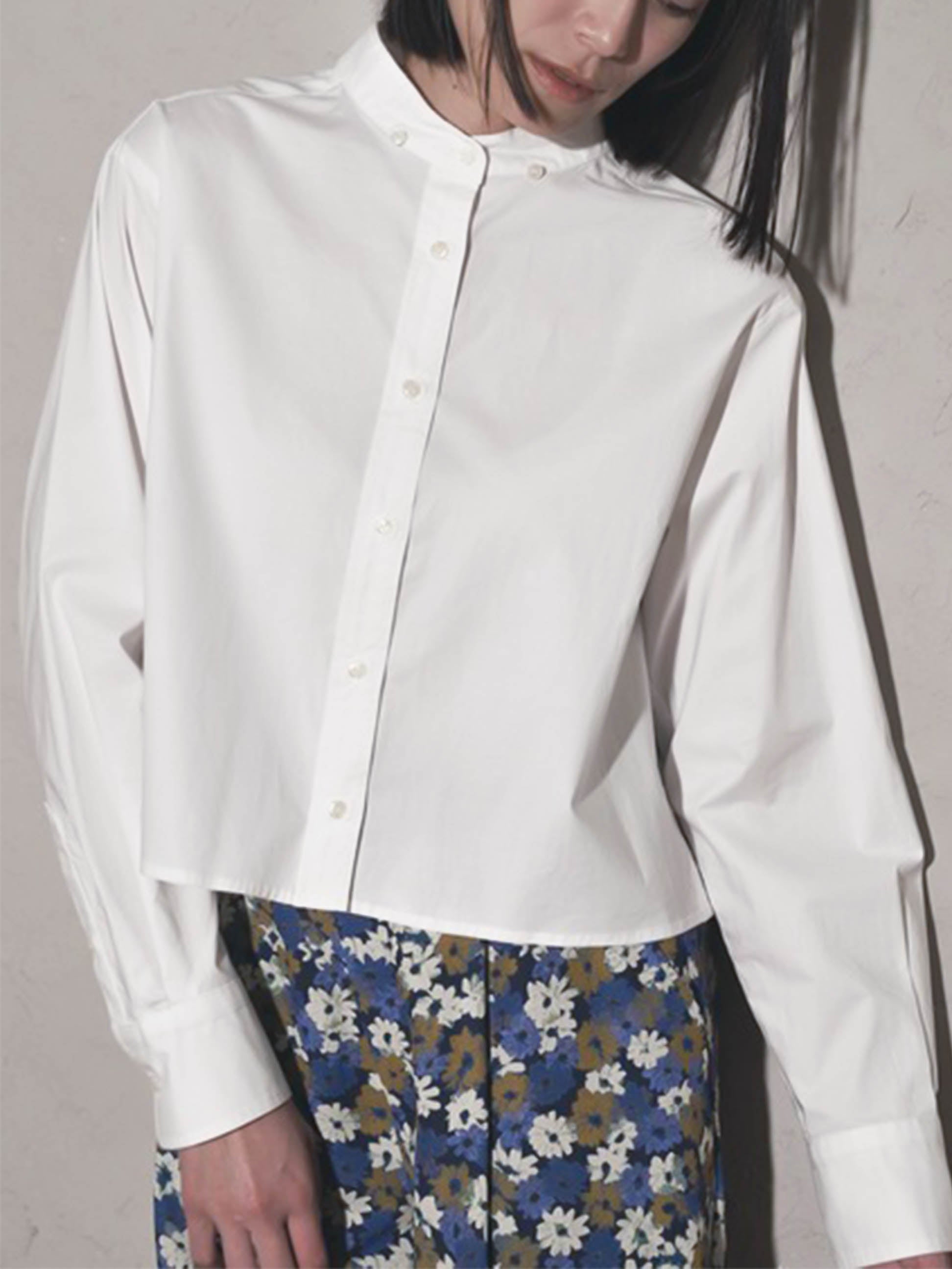Cleric short blouse with 2-way collars