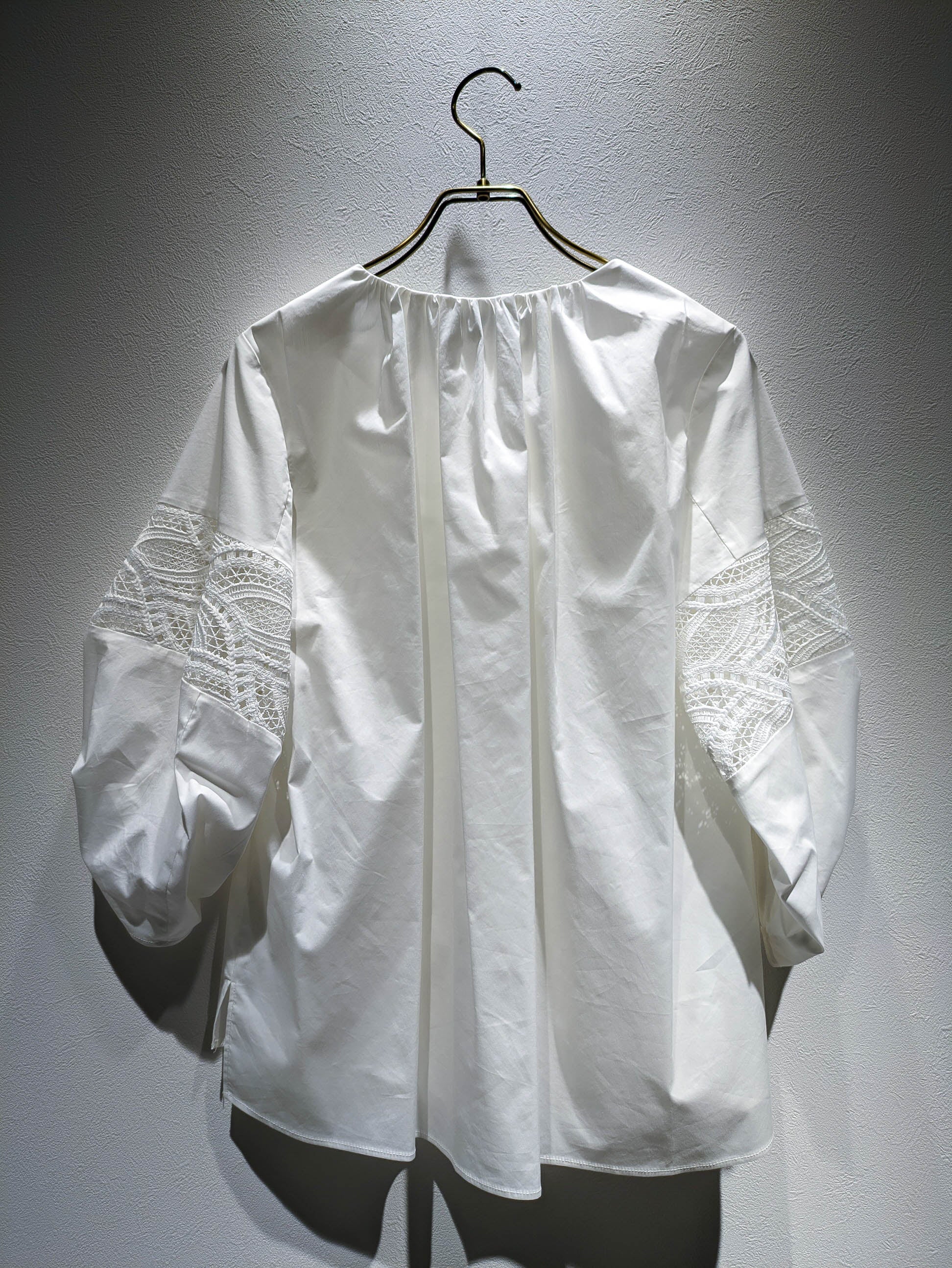 Skipper blouse with lace