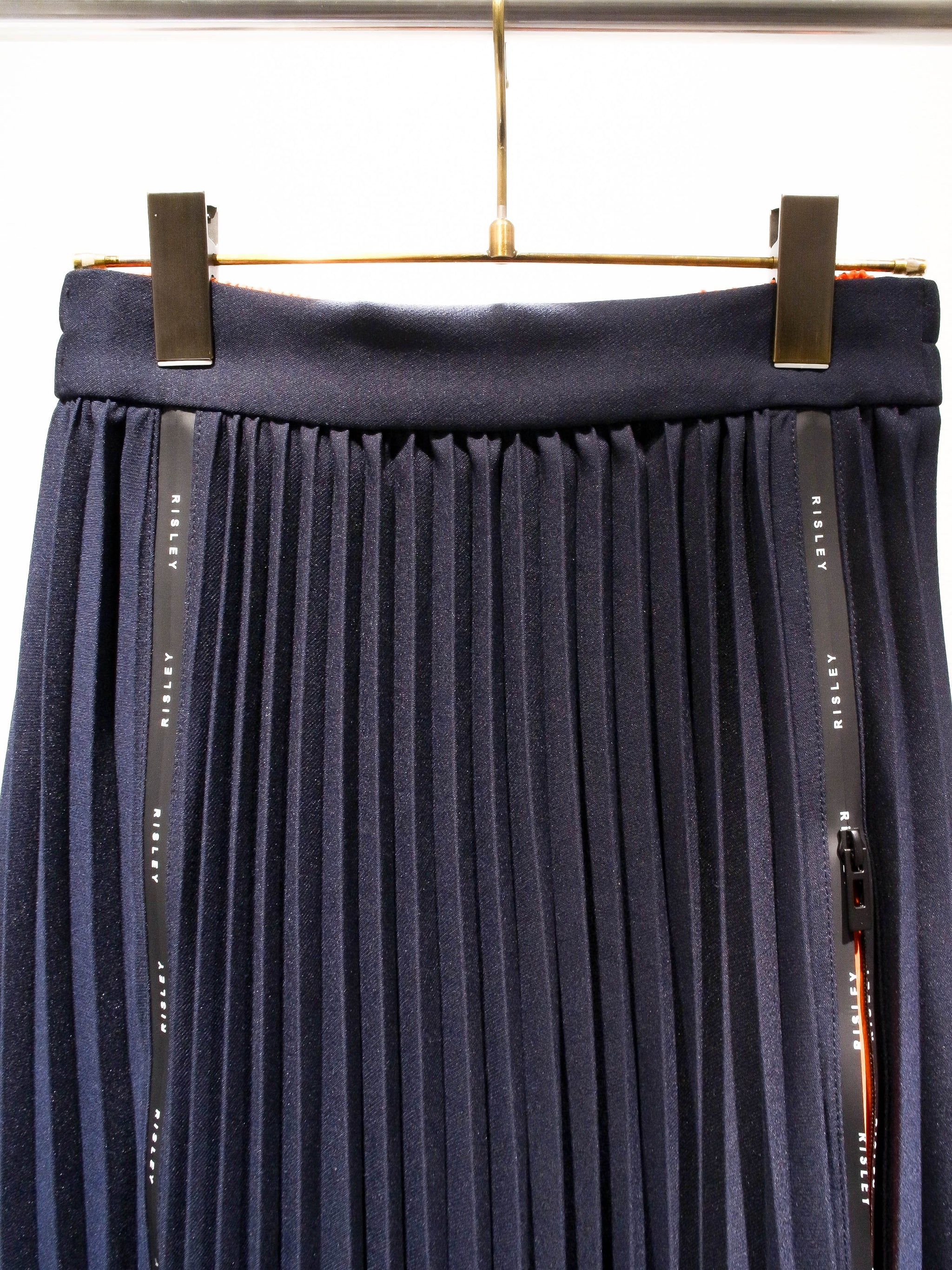 Waterproof zipper skirt