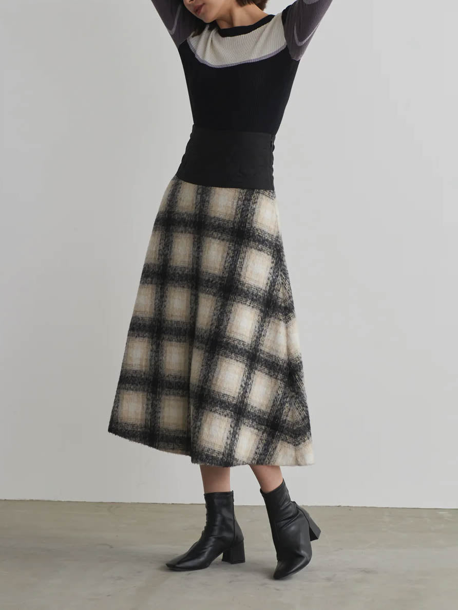 Checkered pattern skirt