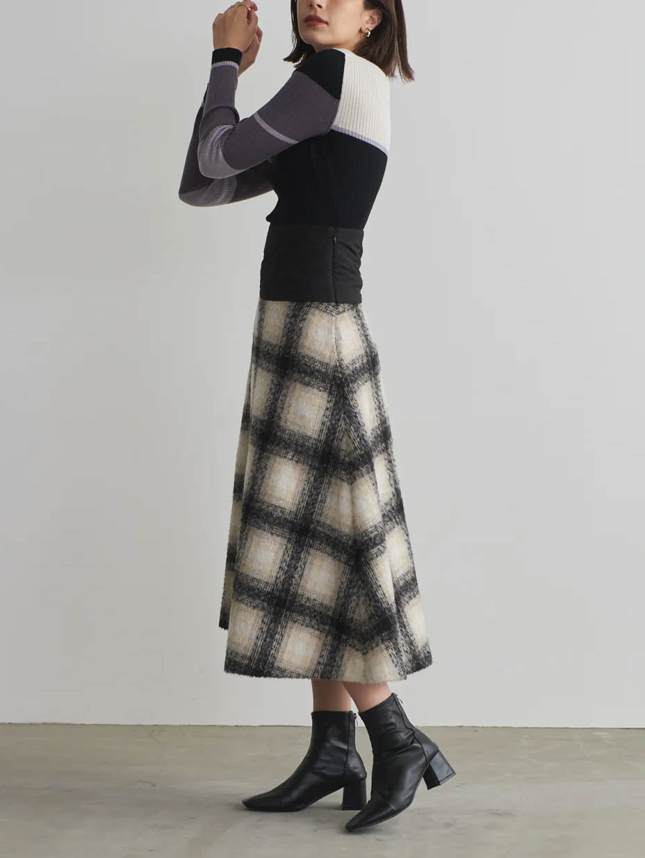 Checkered pattern skirt