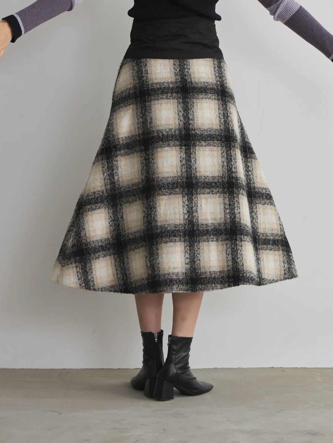 Checkered pattern skirt