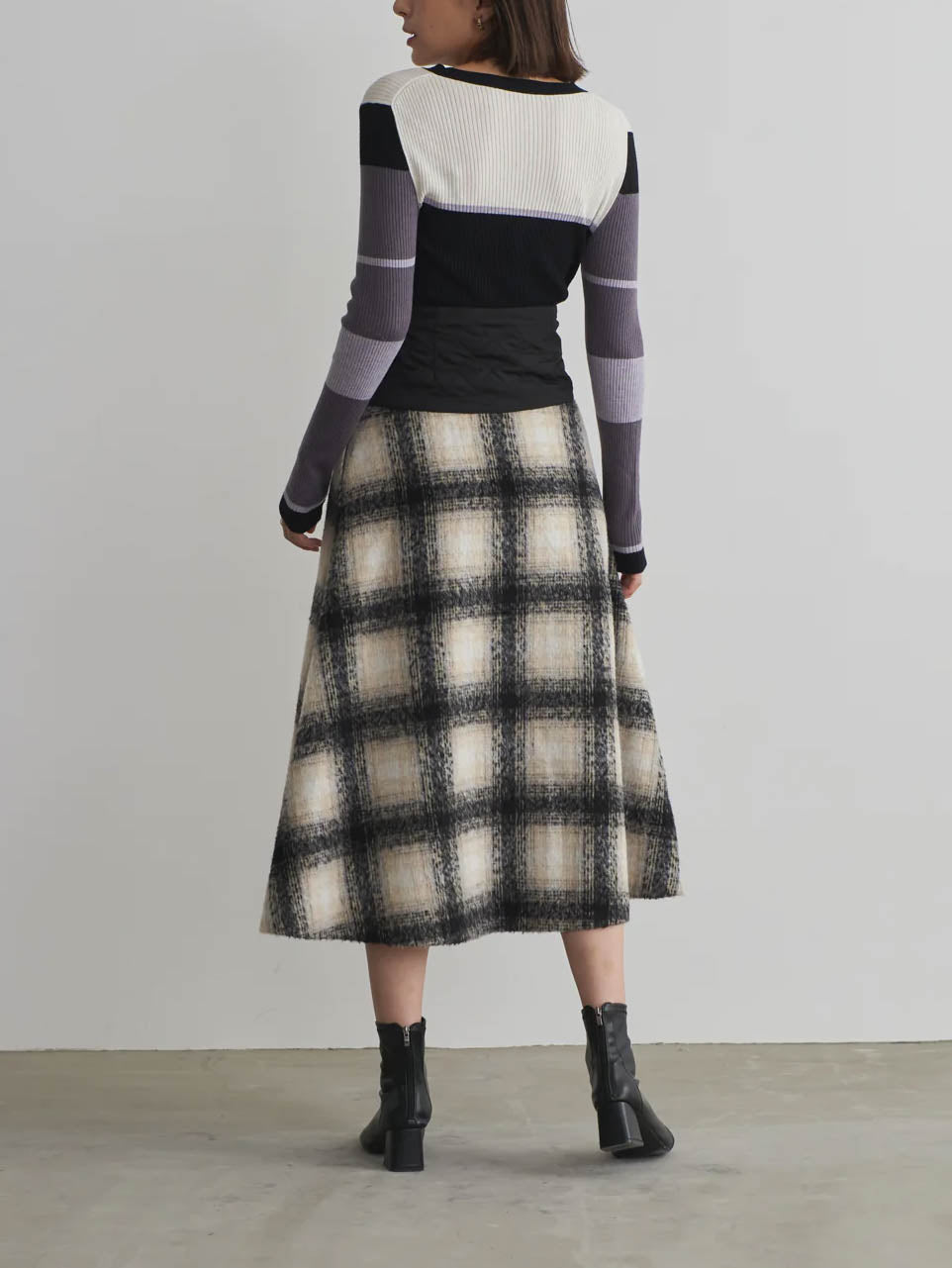 Checkered pattern skirt