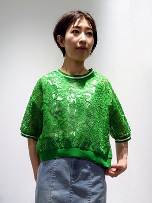 Flower cord embroidered blouse
