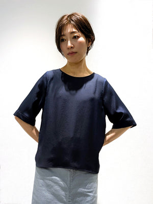 Satin twill half sleeve pullover