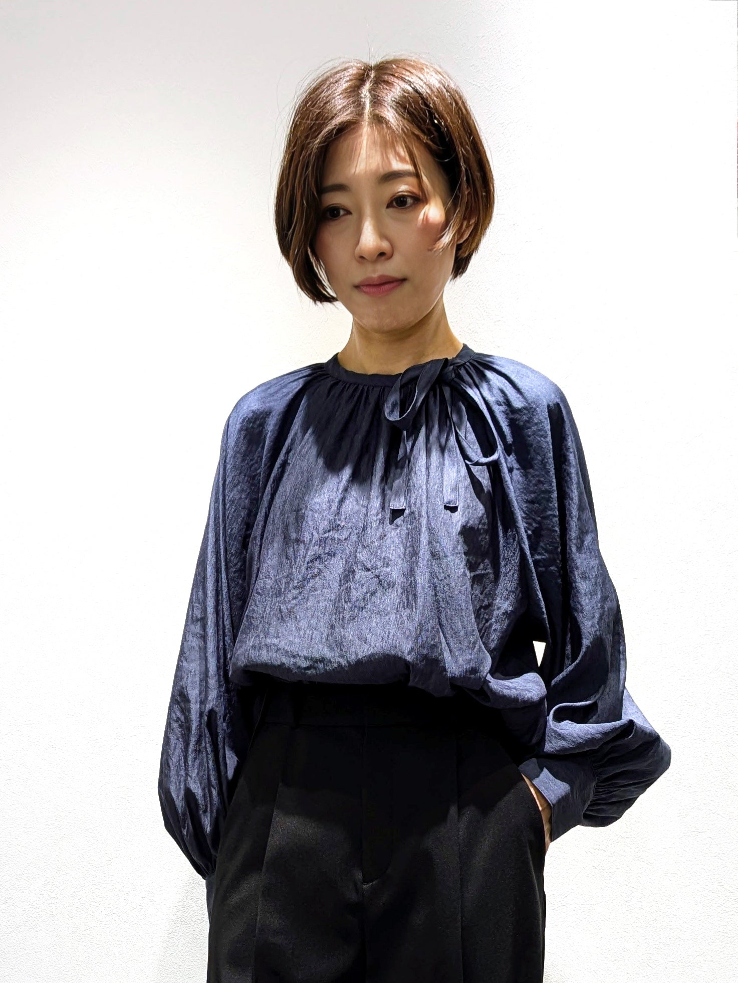 Tie ribbon gathered blouse