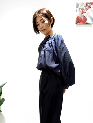 Tie ribbon gathered blouse