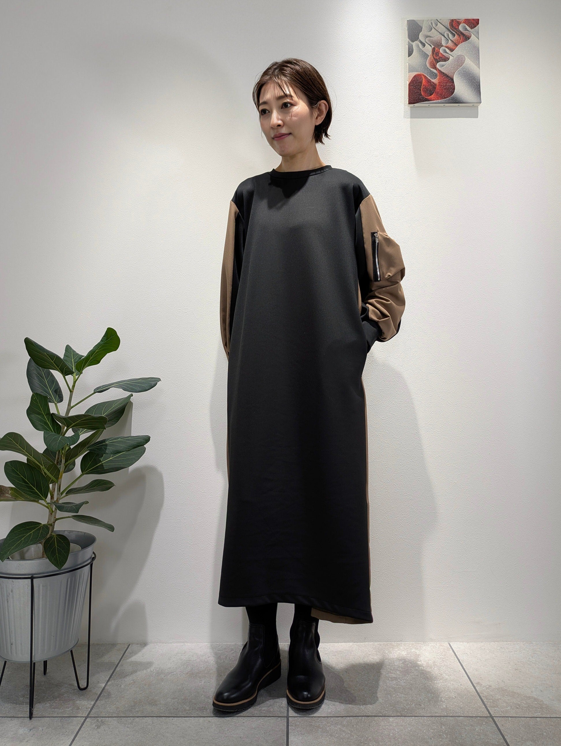 MA-1 sleeve dress