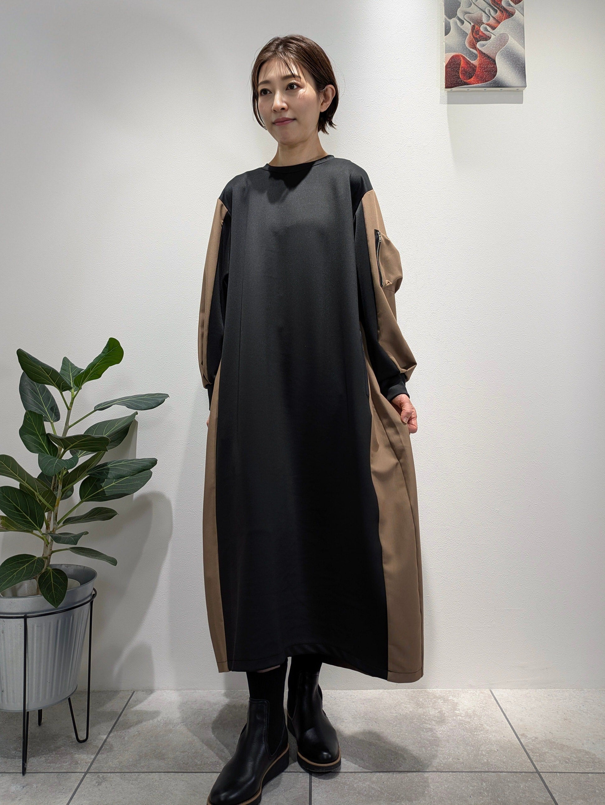 MA-1 sleeve dress