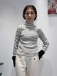 Bicolor sleeve bottle neck rib knit