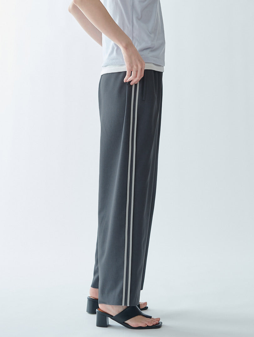Color-blocked piping pants
