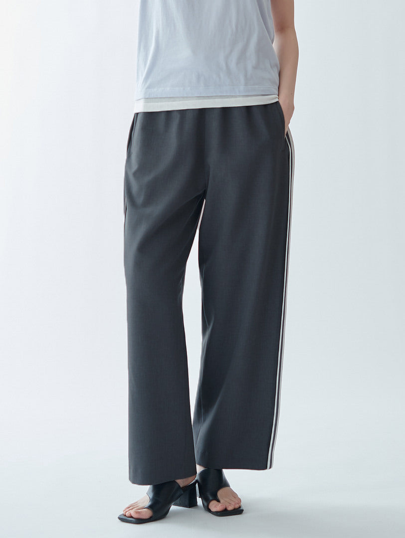 Color-blocked piping pants