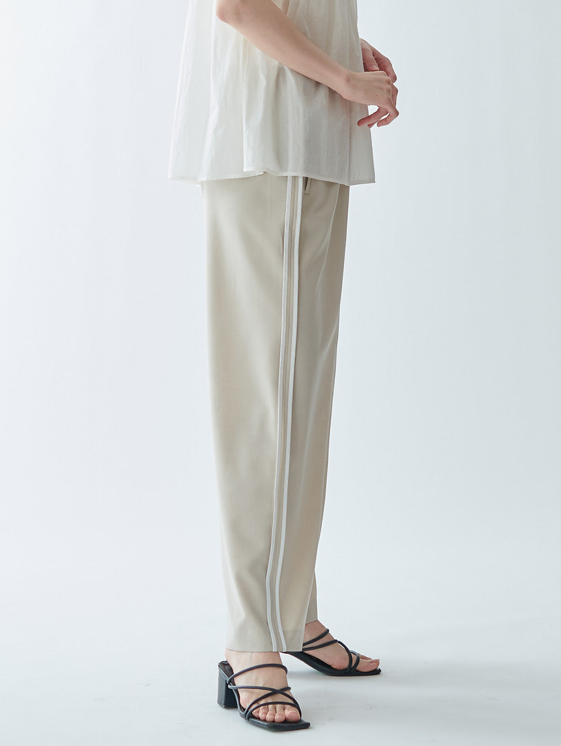 Color-blocked piping pants