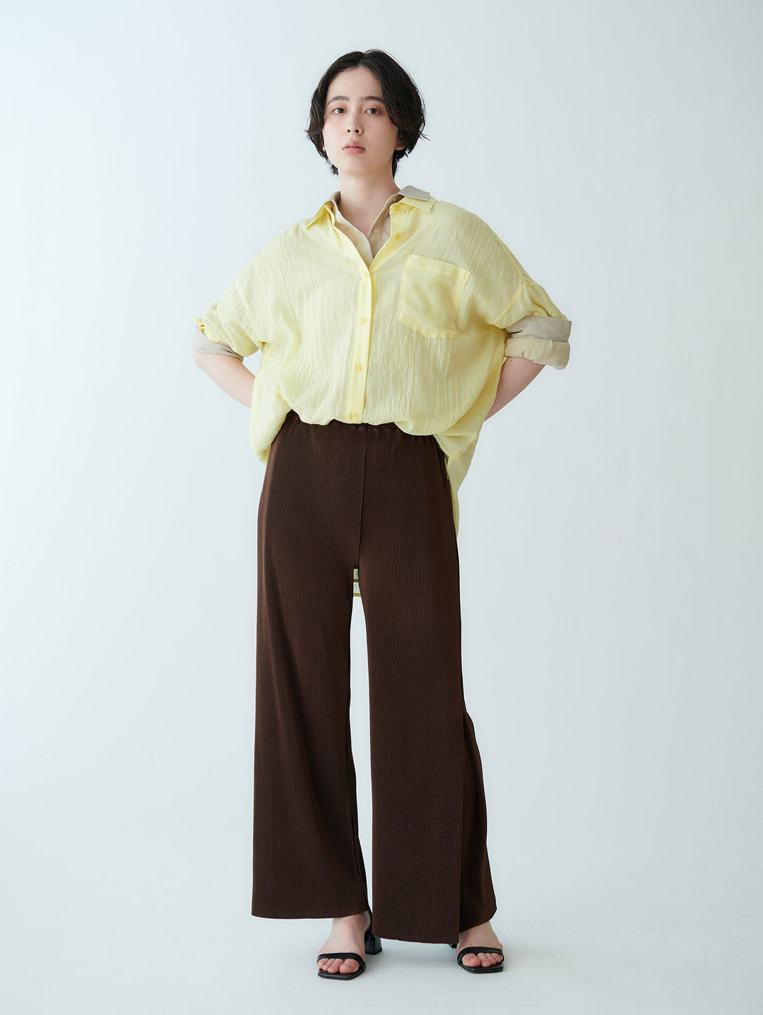 クールブラウス