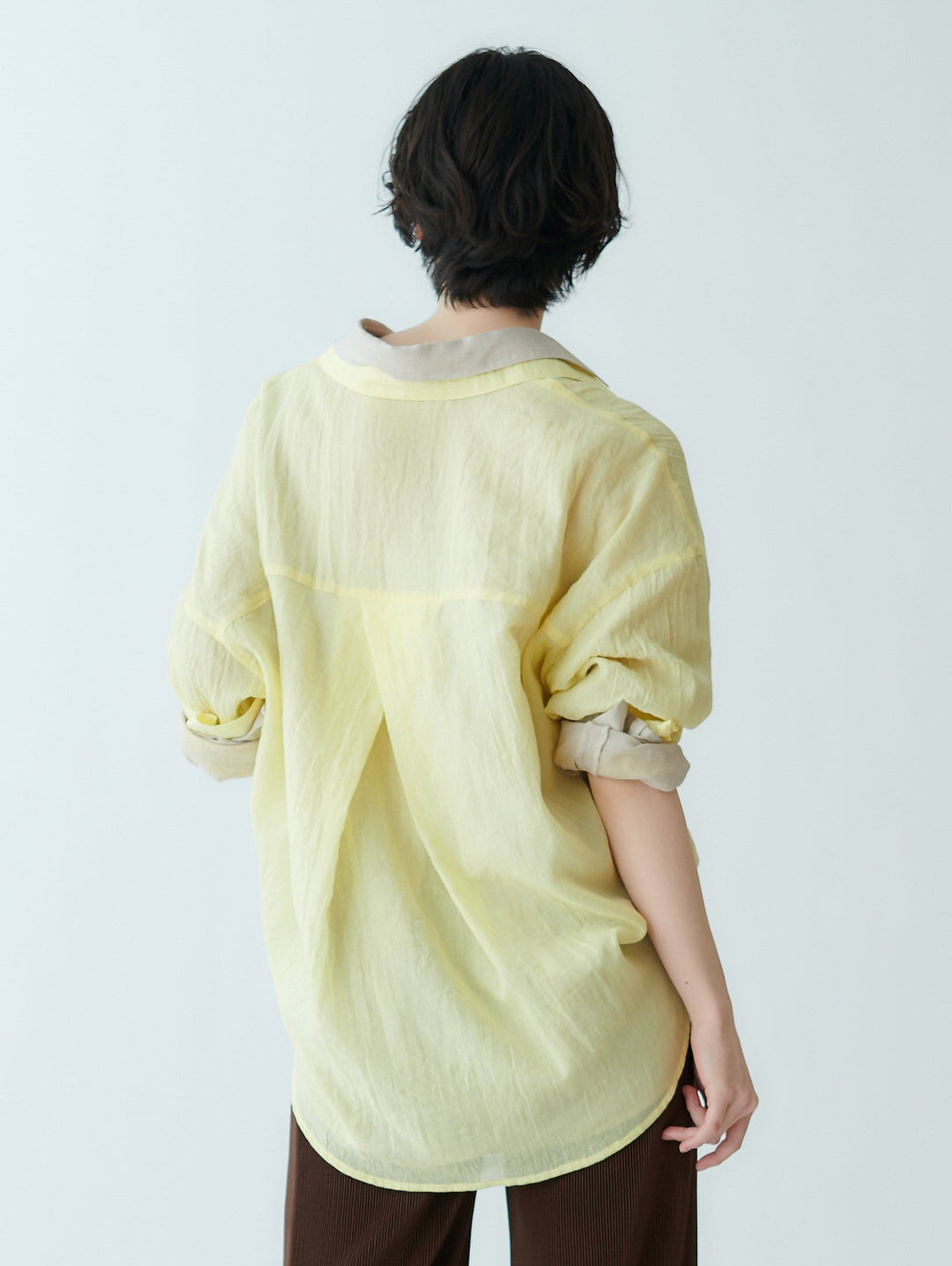 クールブラウス