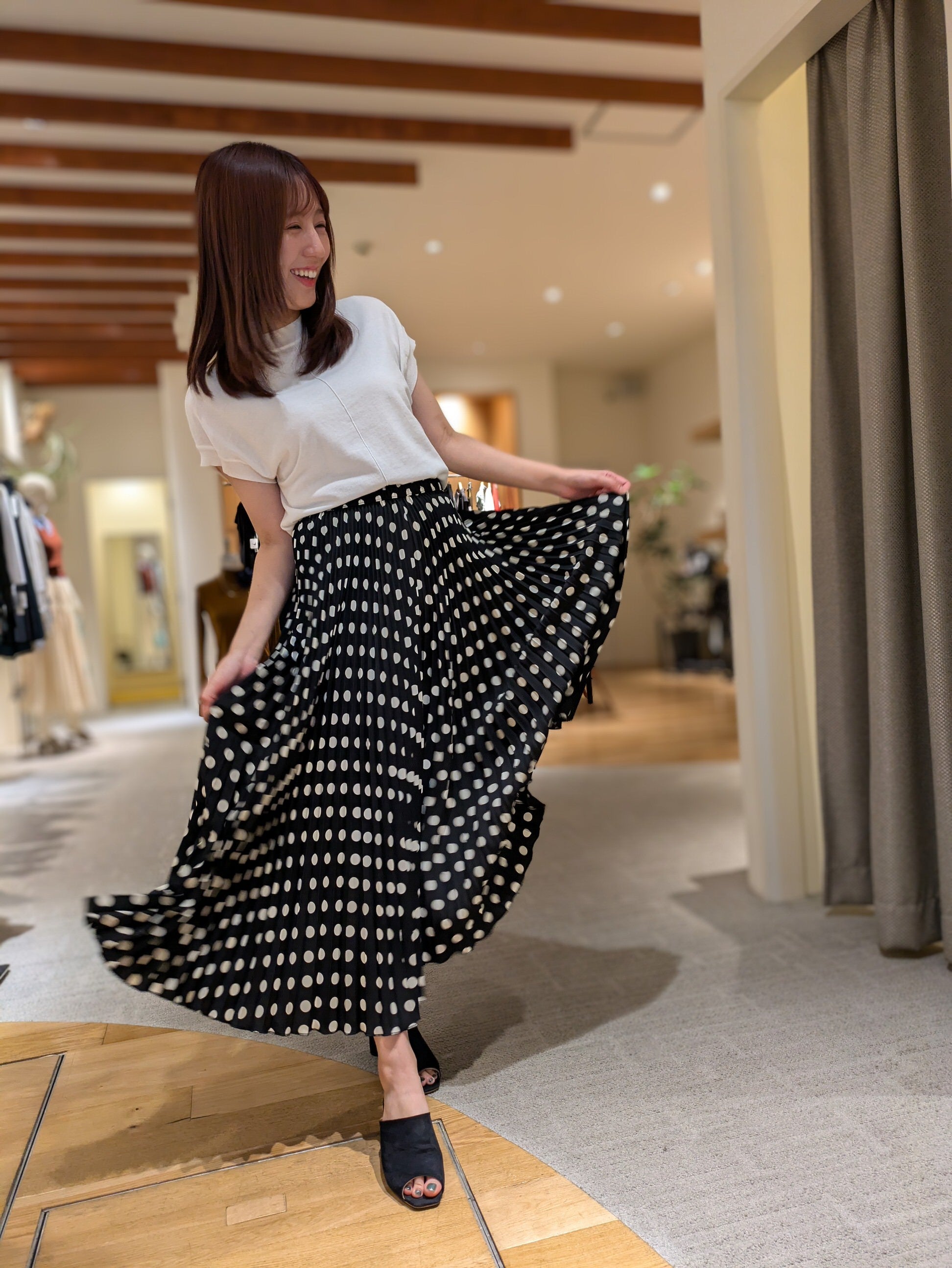 Chiffon dot pleated gaucho pants