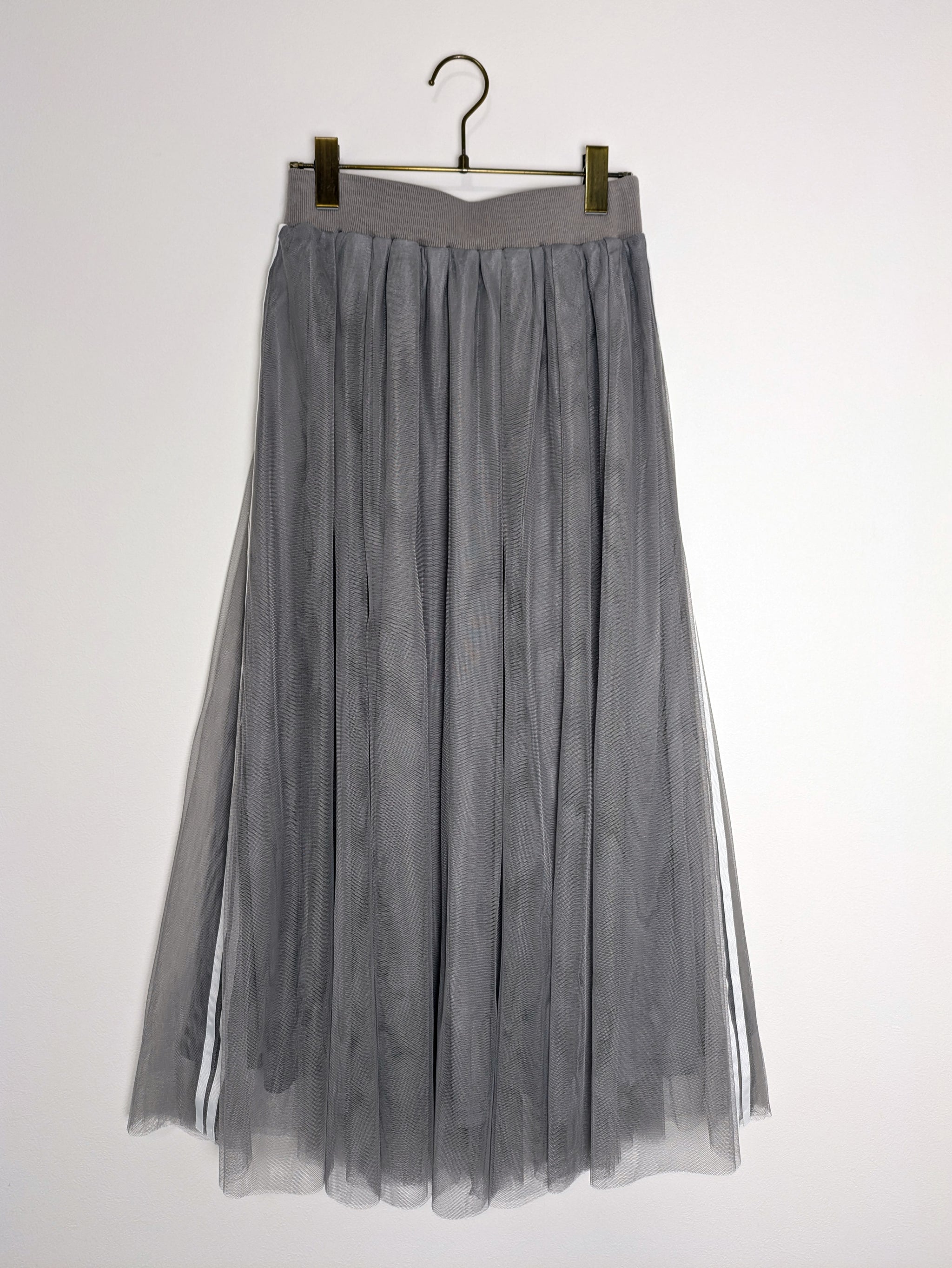 Side line tulle skirt