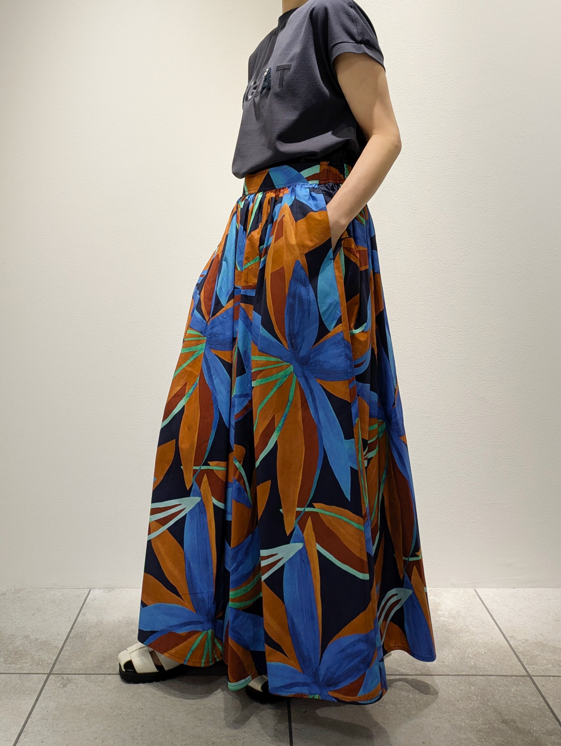 Flower print gathered skirt