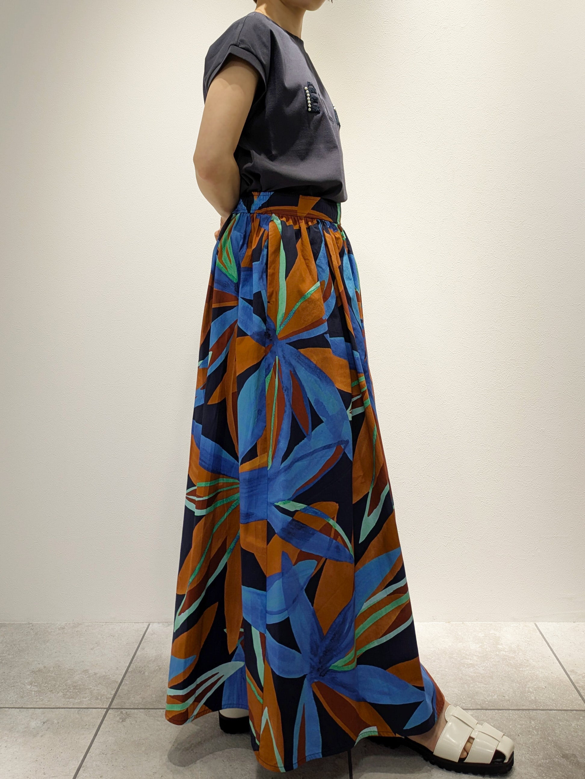 Flower print gathered skirt