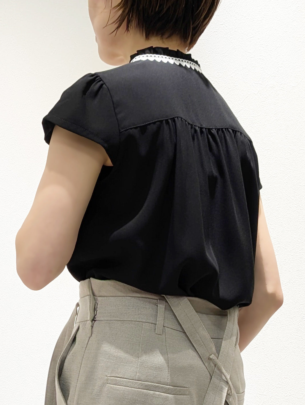 Lace ribbon tuck blouse