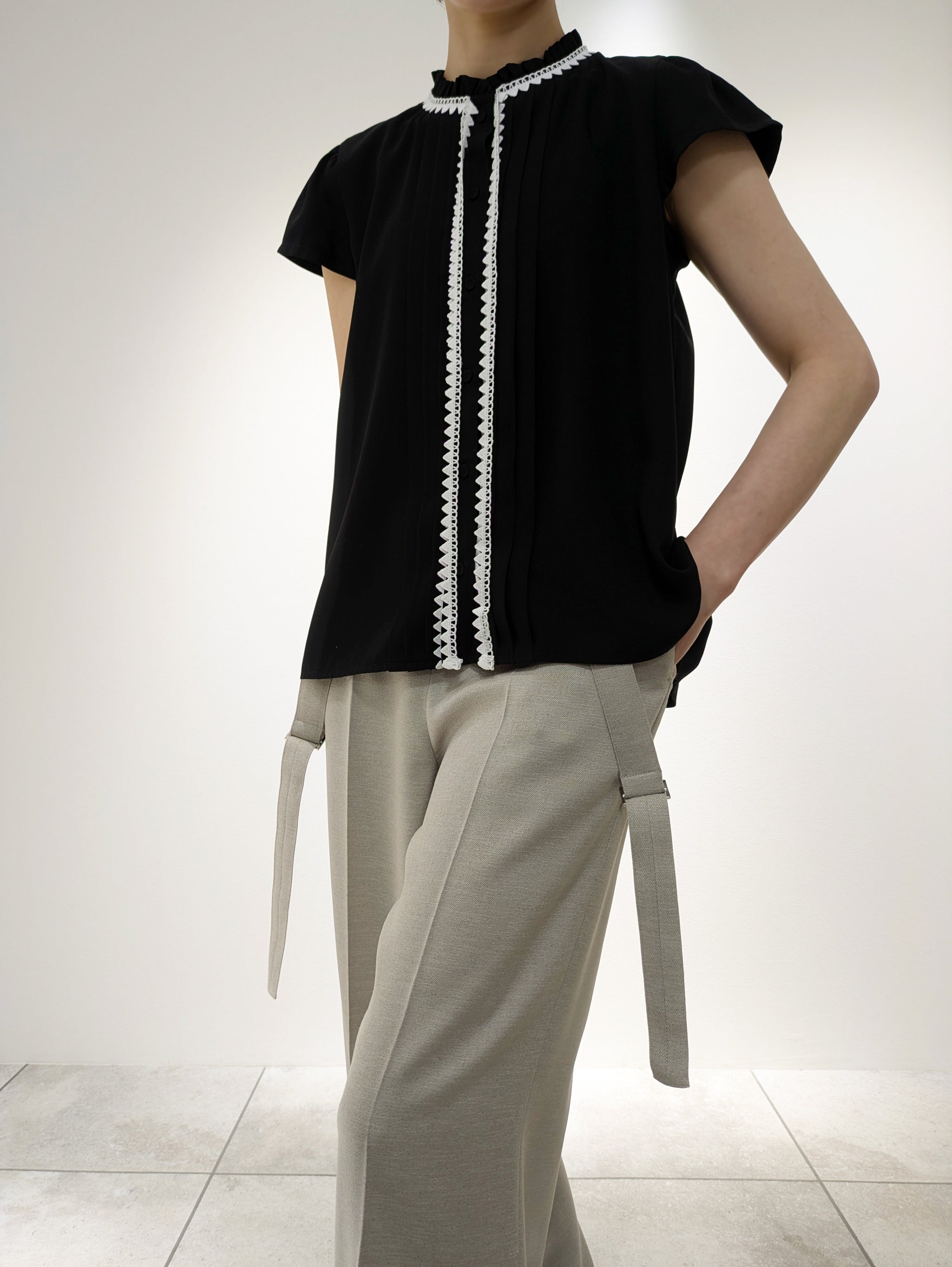 Lace ribbon tuck blouse
