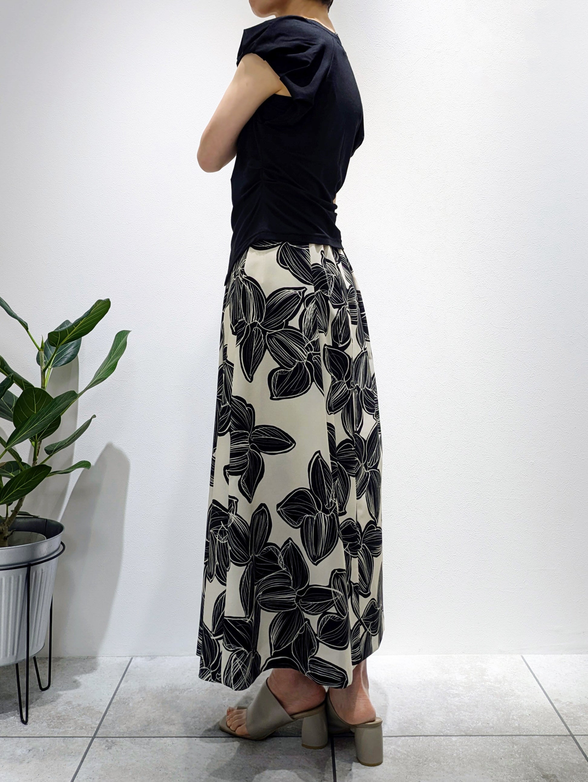 Big Flower print Tuck Skirt