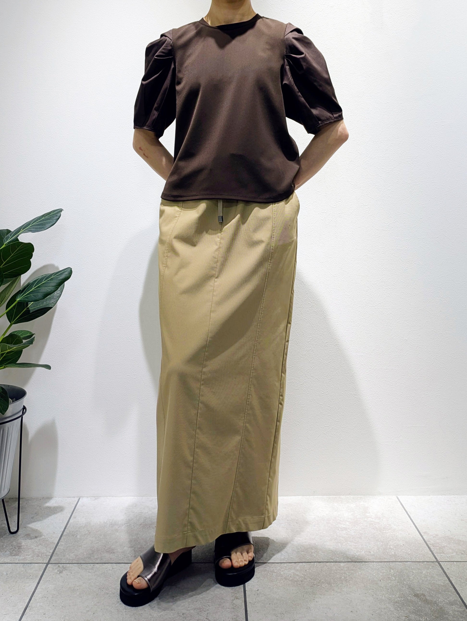 Stretch twill pencil skirt