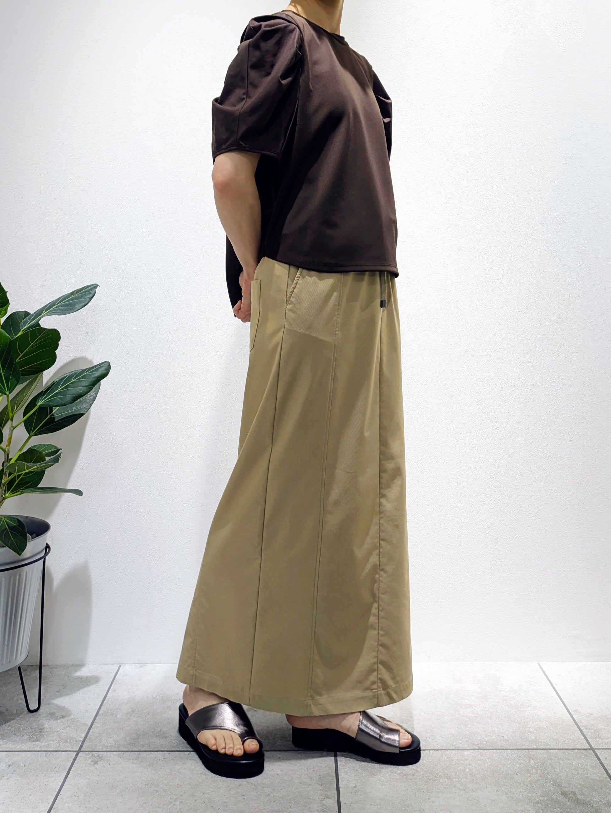 Stretch twill pencil skirt
