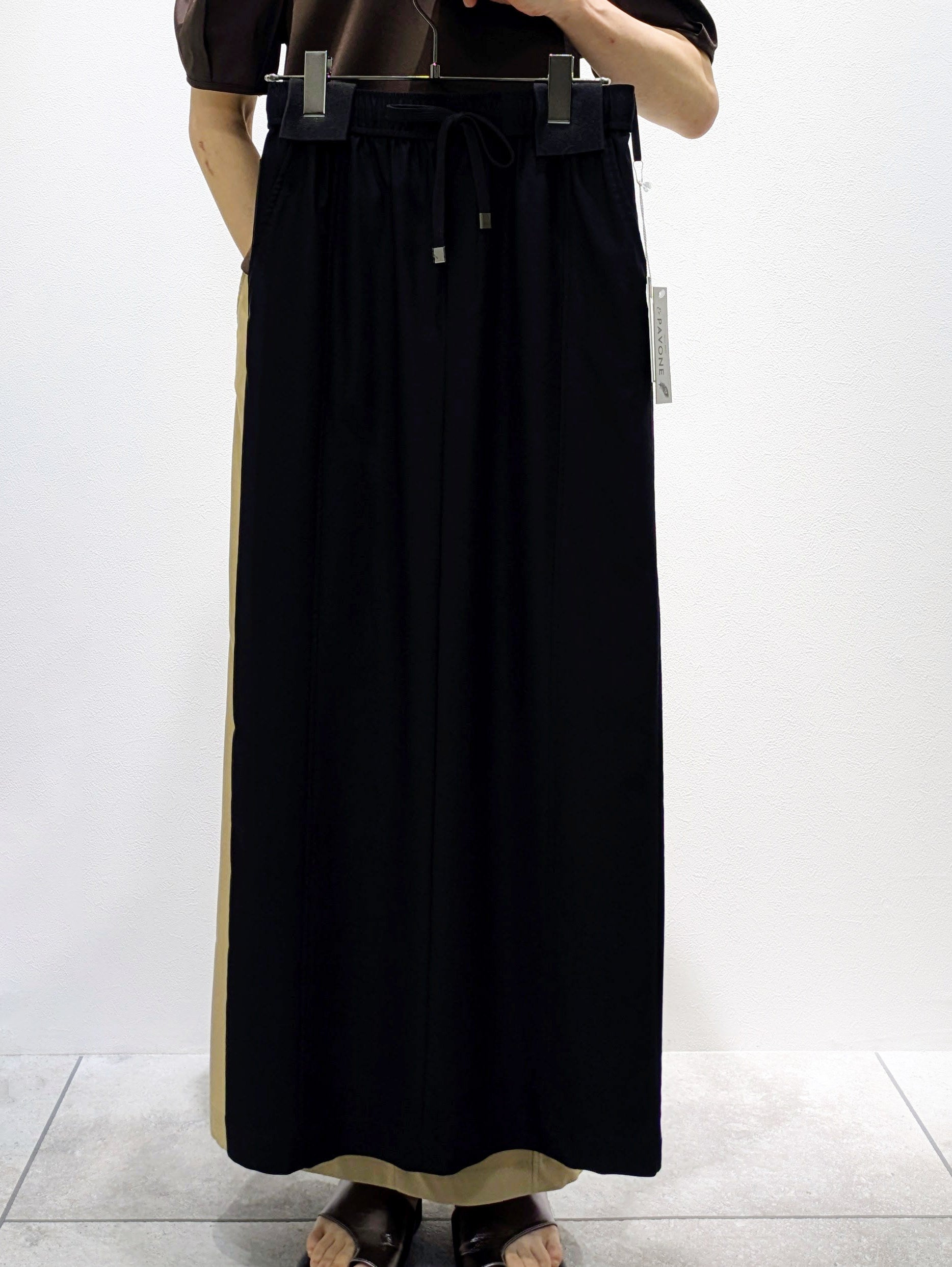 Stretch twill pencil skirt