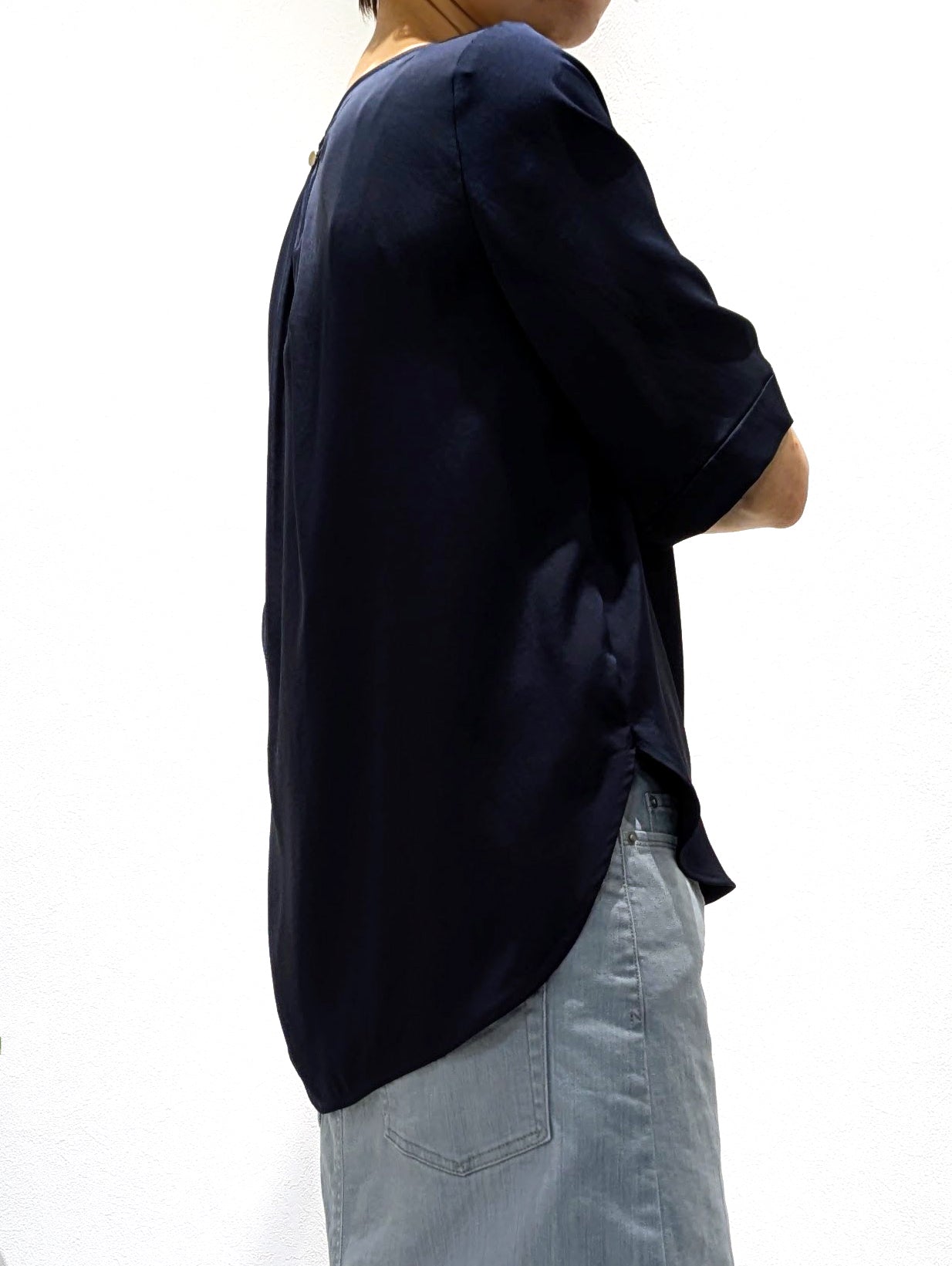 Satin twill half sleeve pullover