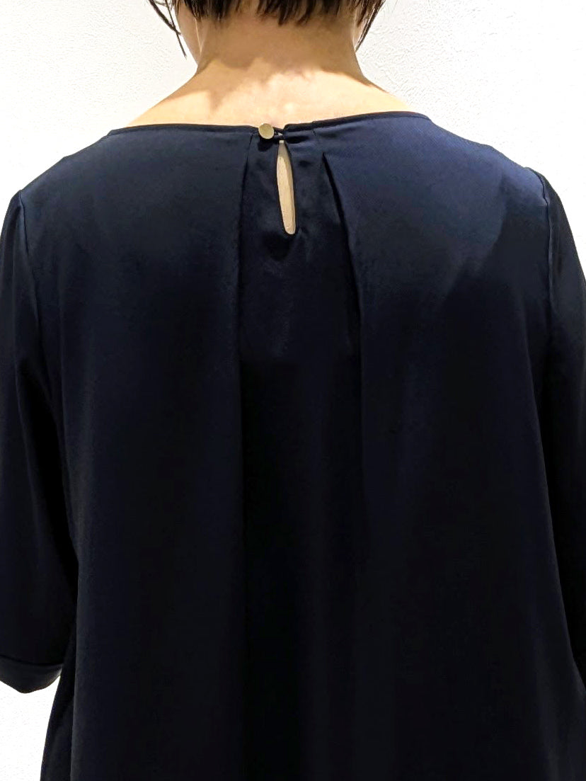 Satin twill half sleeve pullover