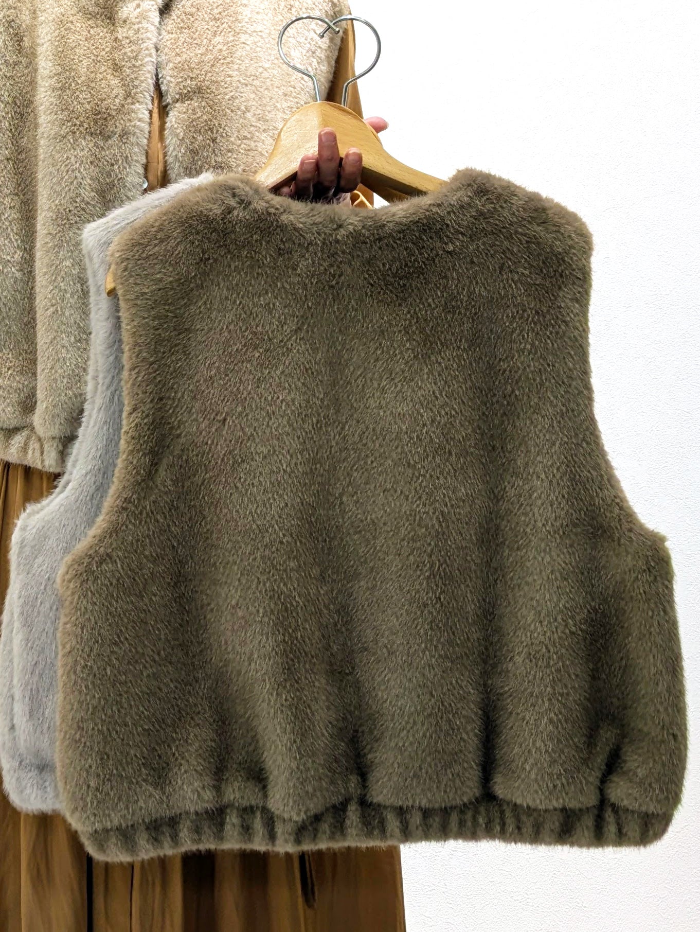 Eco-fur short gilet