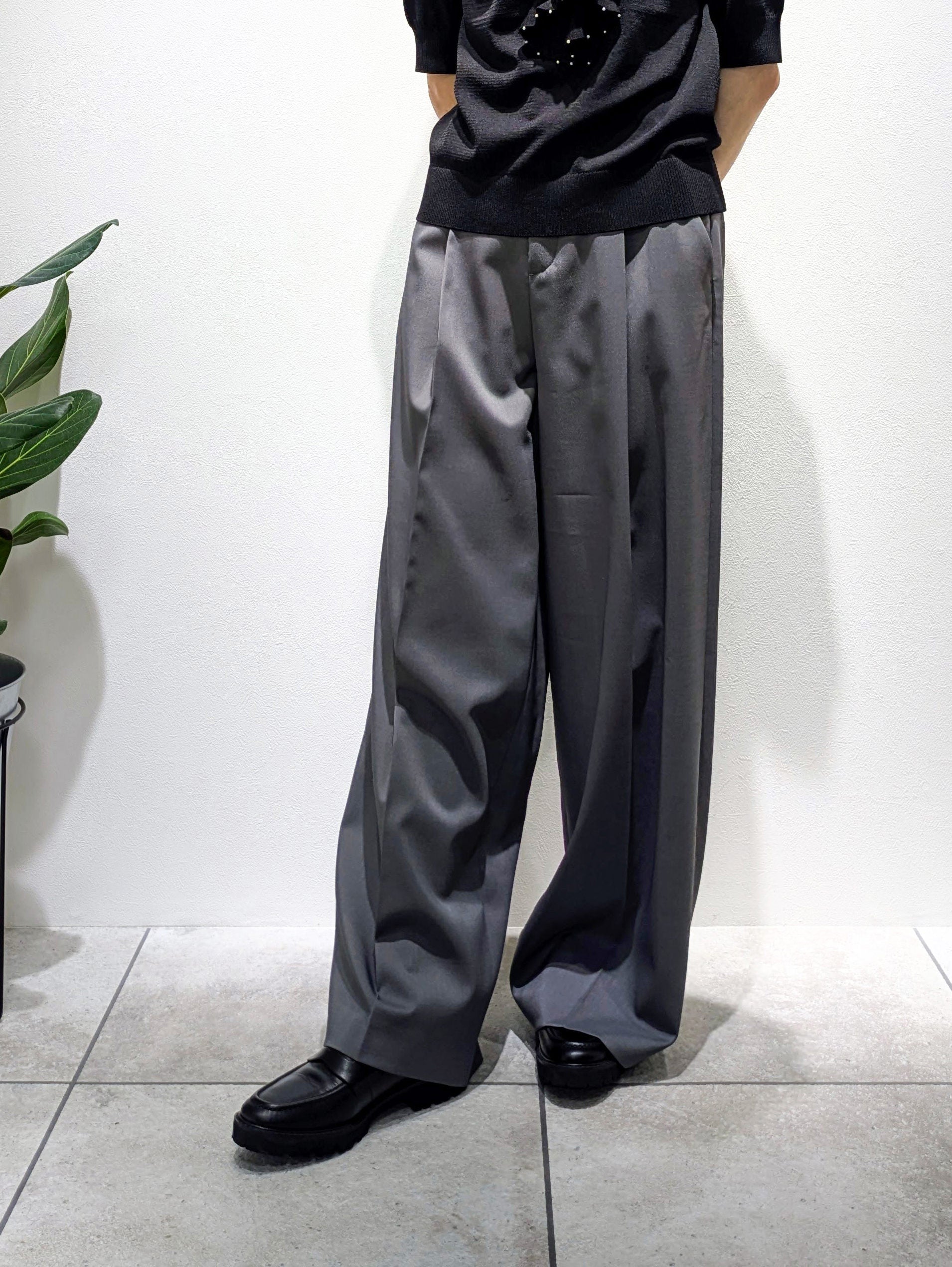 Magical pants giving beautiful legs