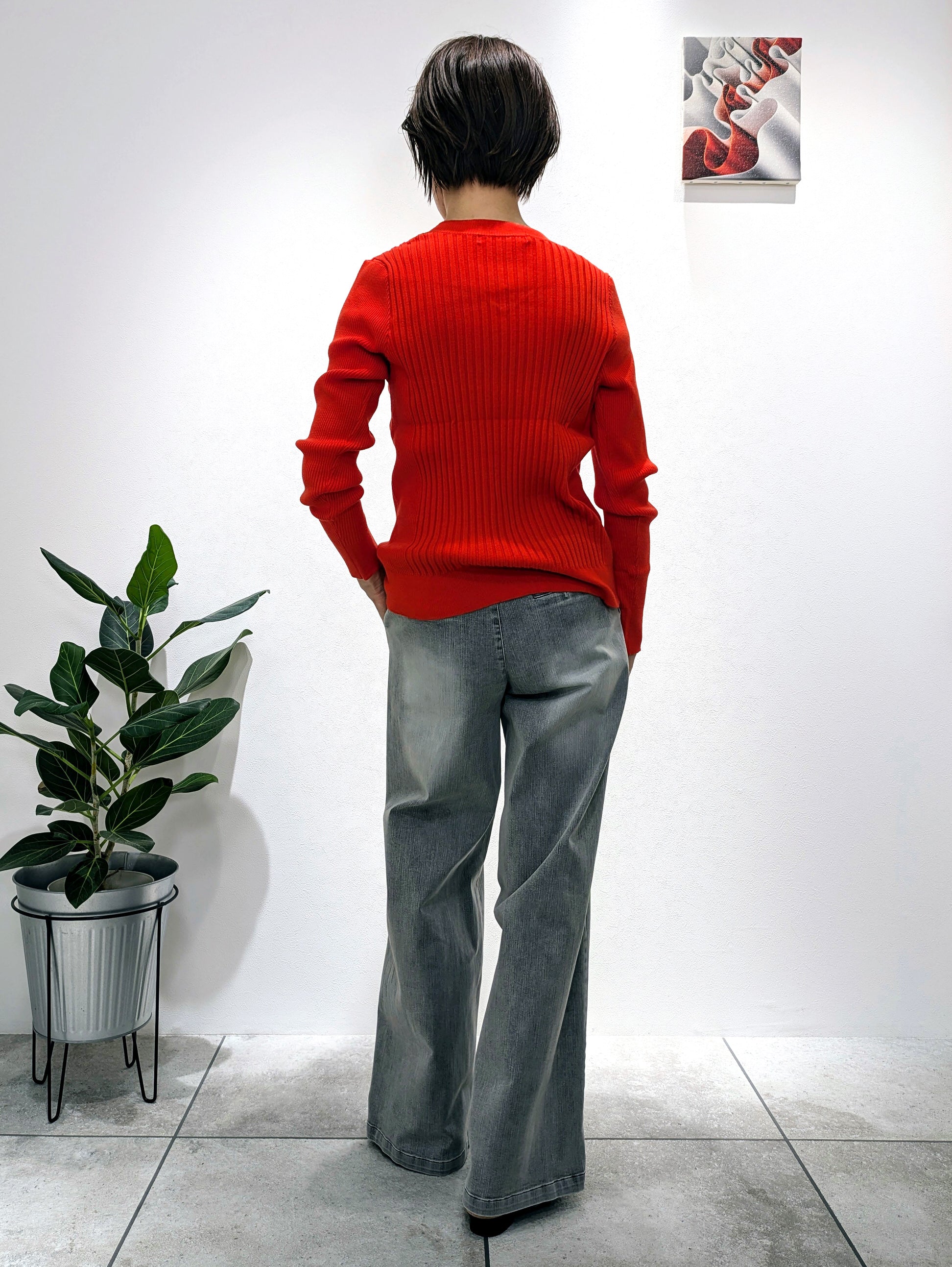 Non-tingling V neck rib knit