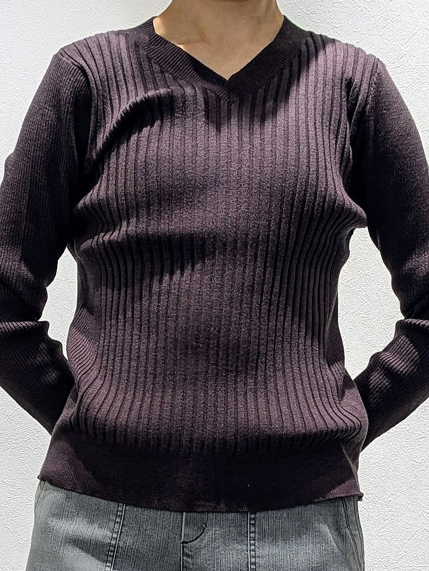 Non-tingling V neck rib knit