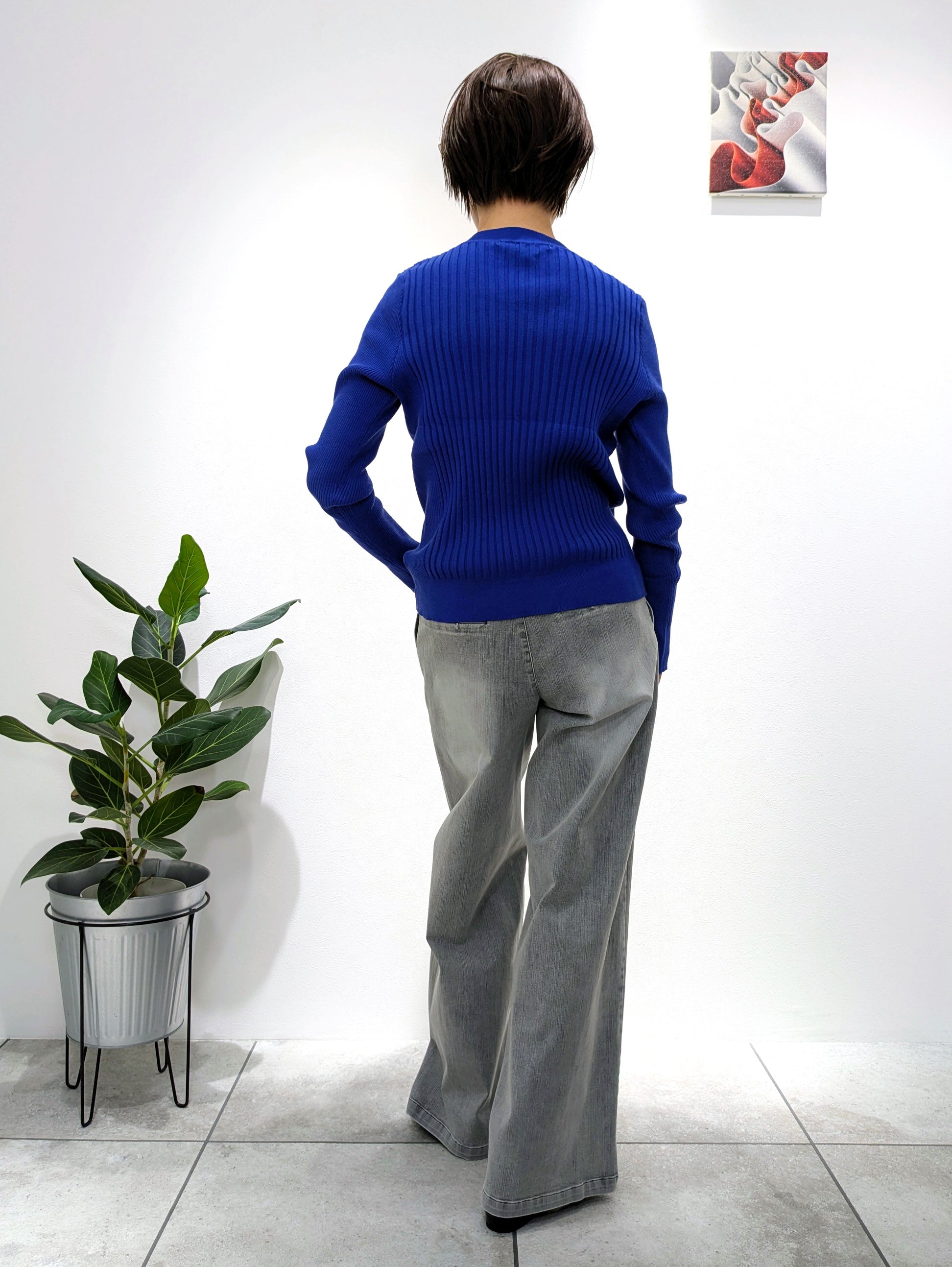 Non-tingling V neck rib knit