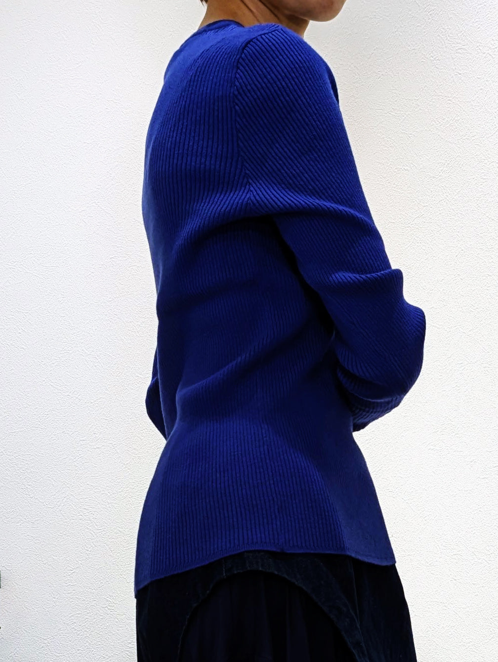 Non-tingling crew neck rib knit
