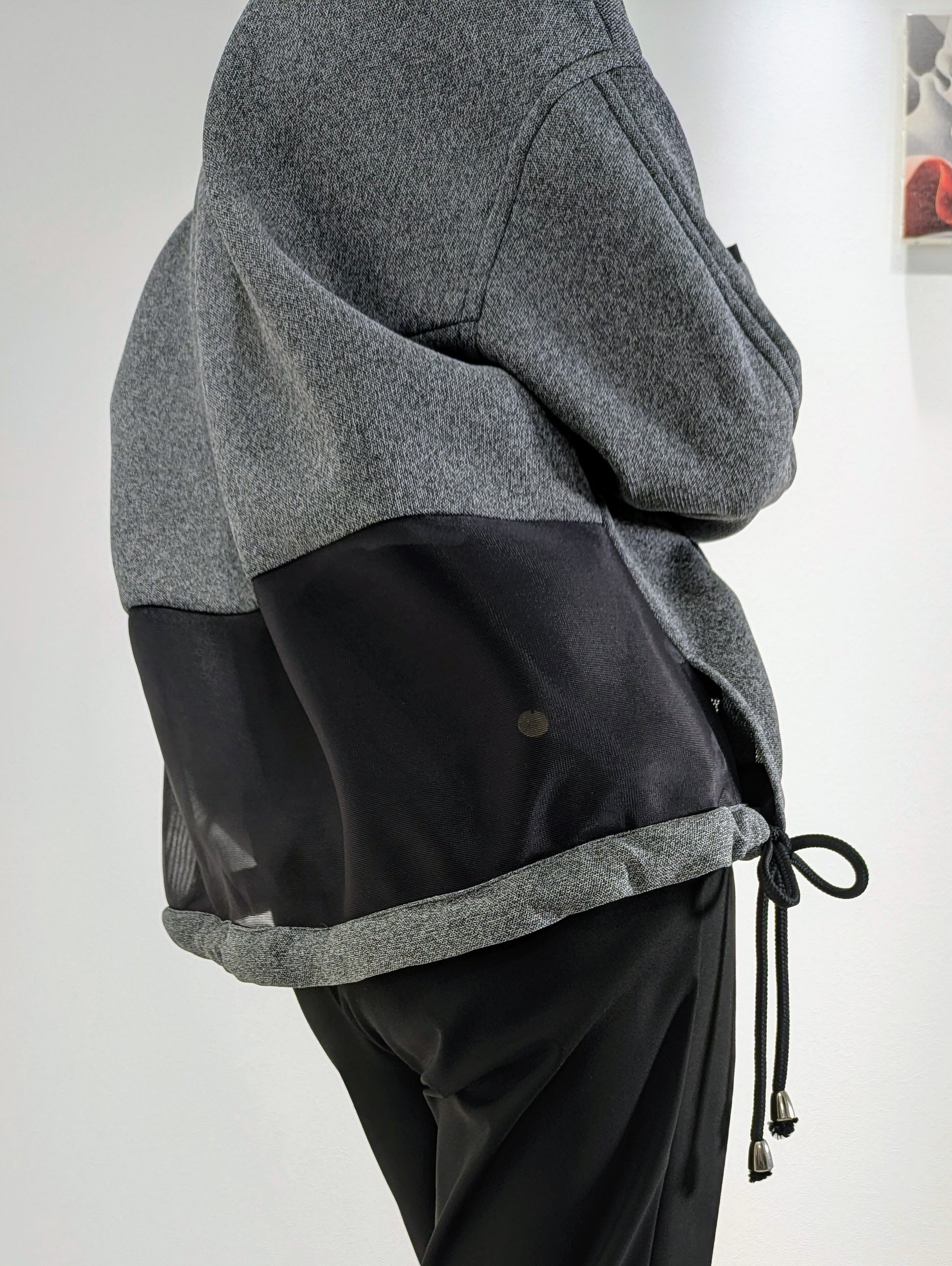 Sheer knit cardboard blouson