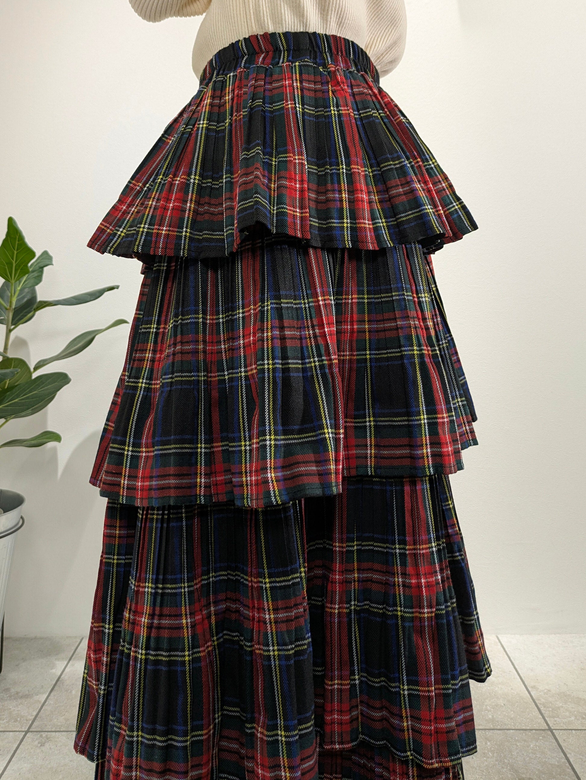 Check teared ruffle skirt