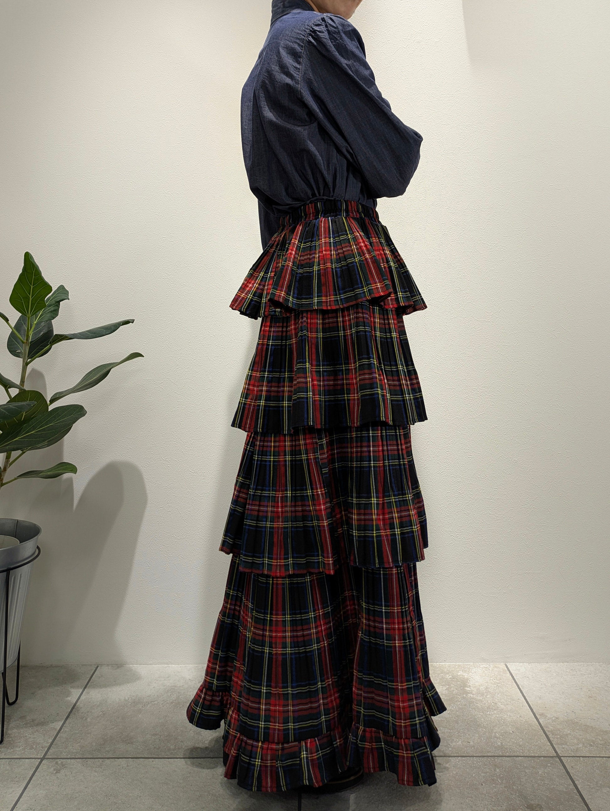 Check teared ruffle skirt