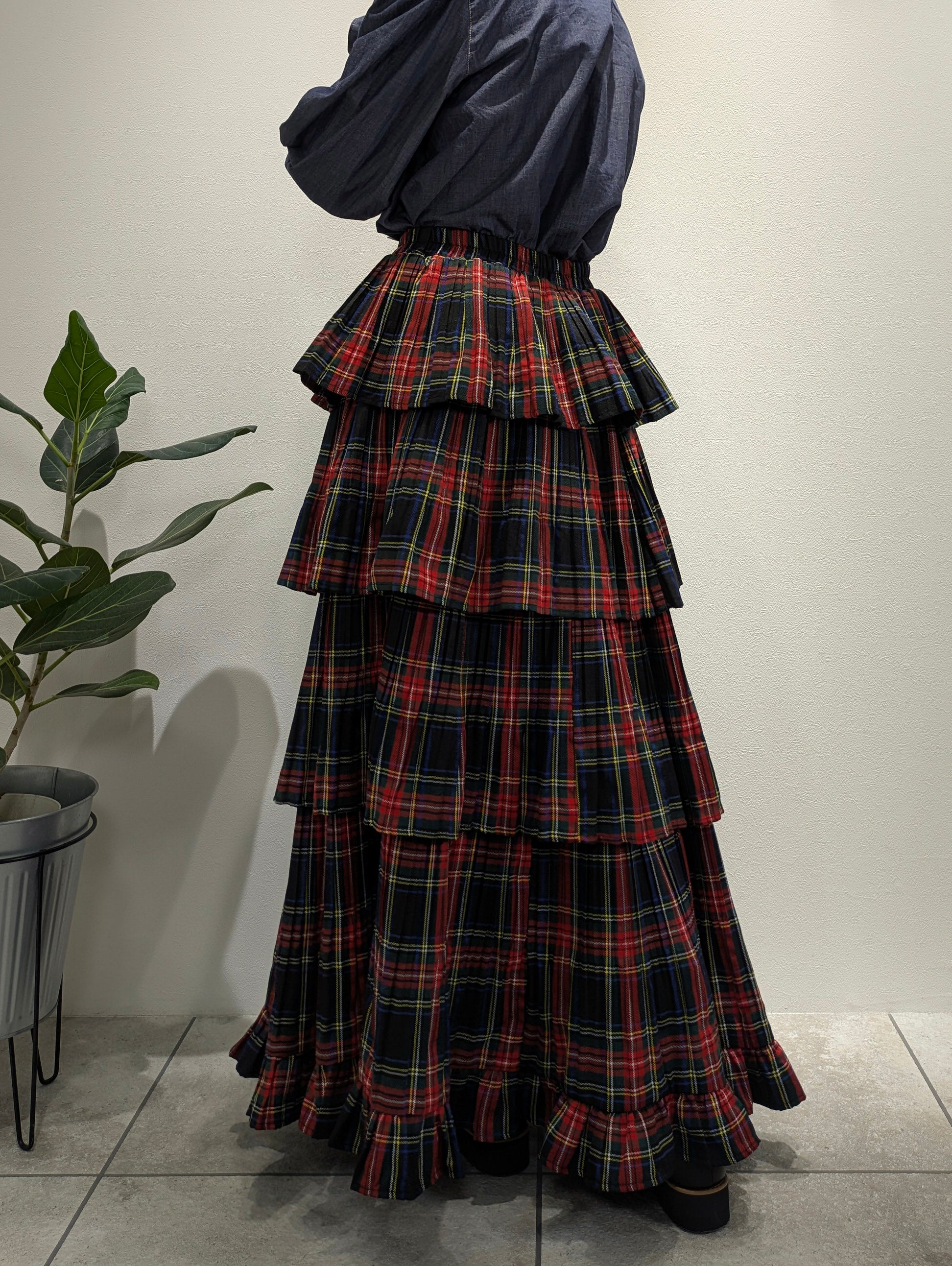 Check teared ruffle skirt