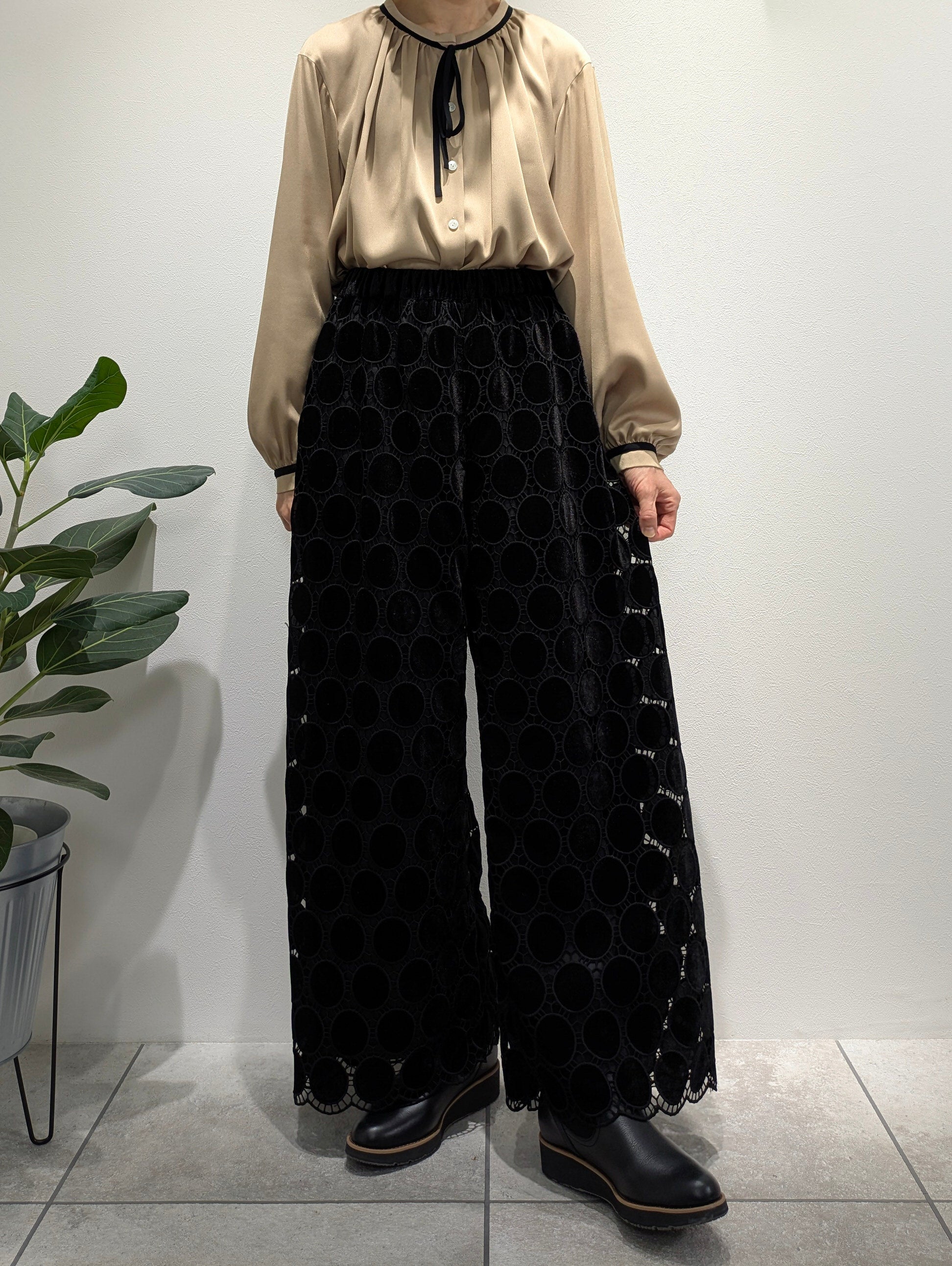 Velvet dot lace wide pants