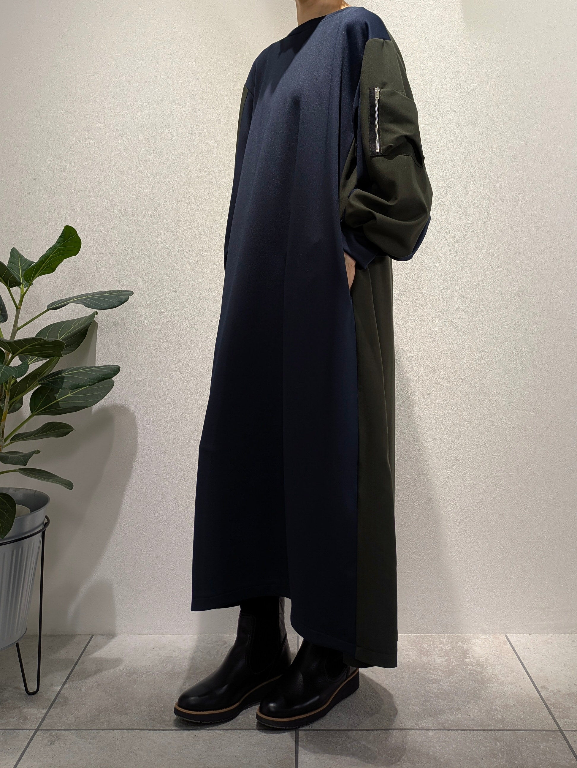 MA-1 sleeve dress