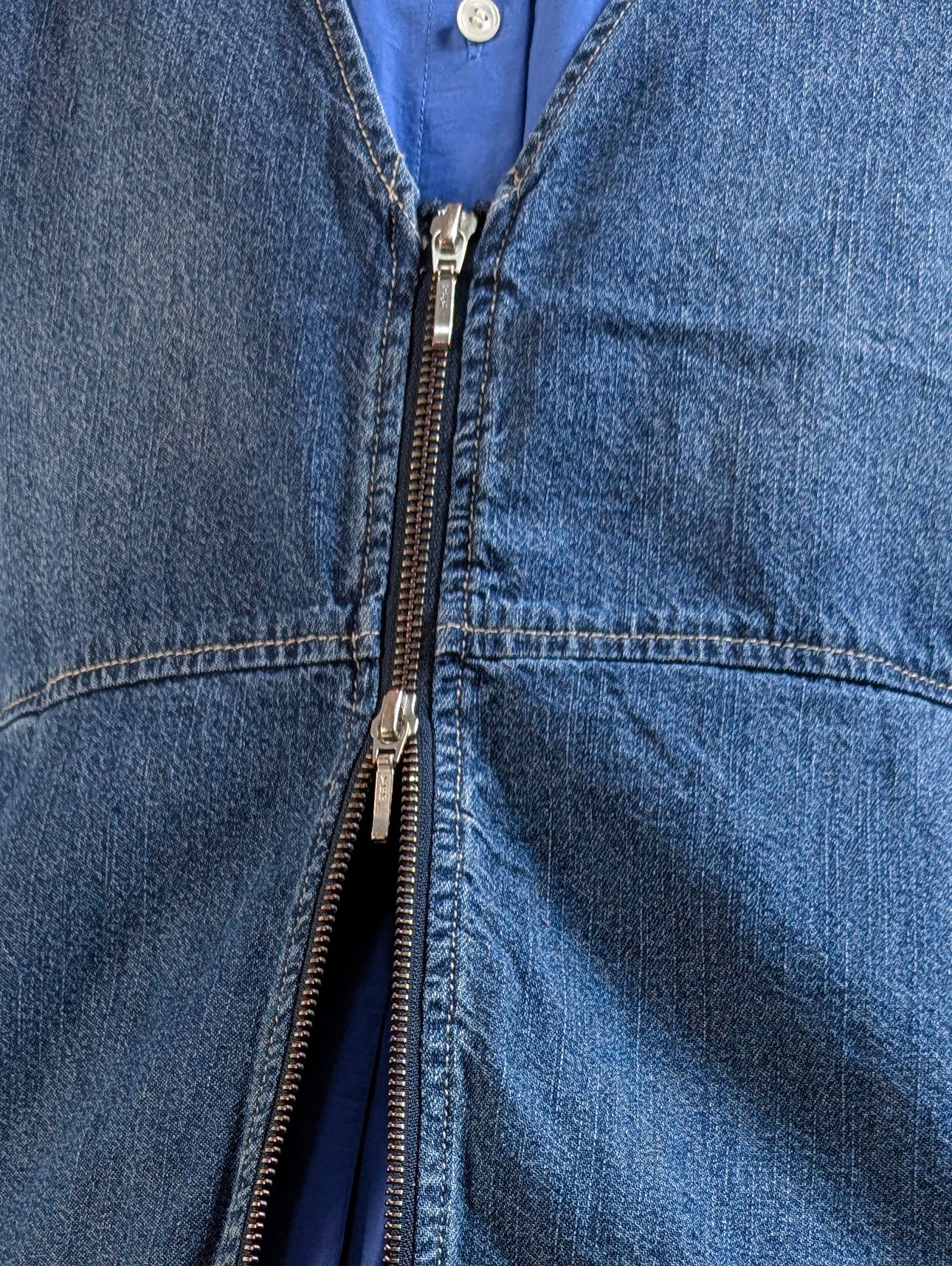 デニムペプラムジレ