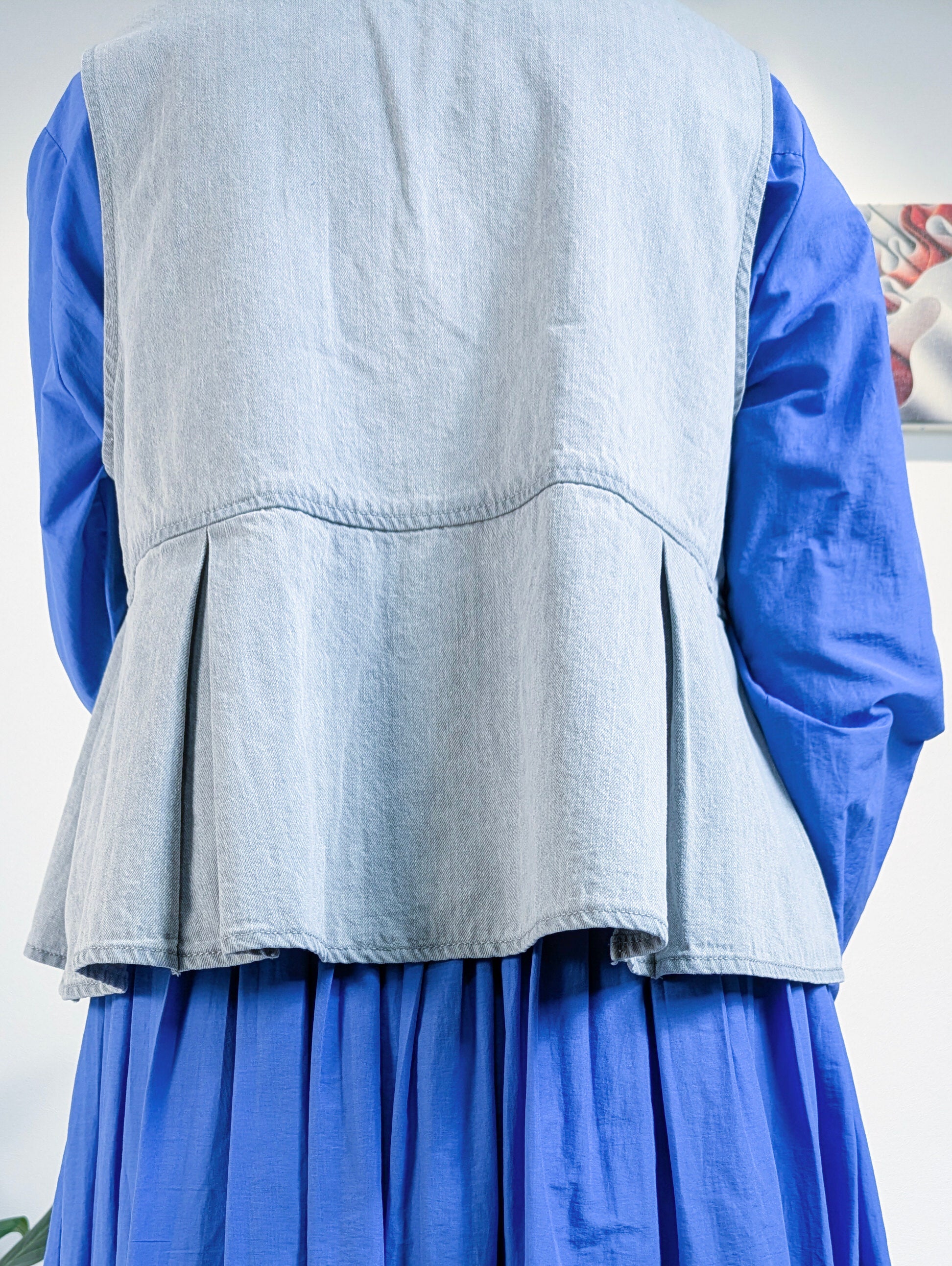 デニムペプラムジレ