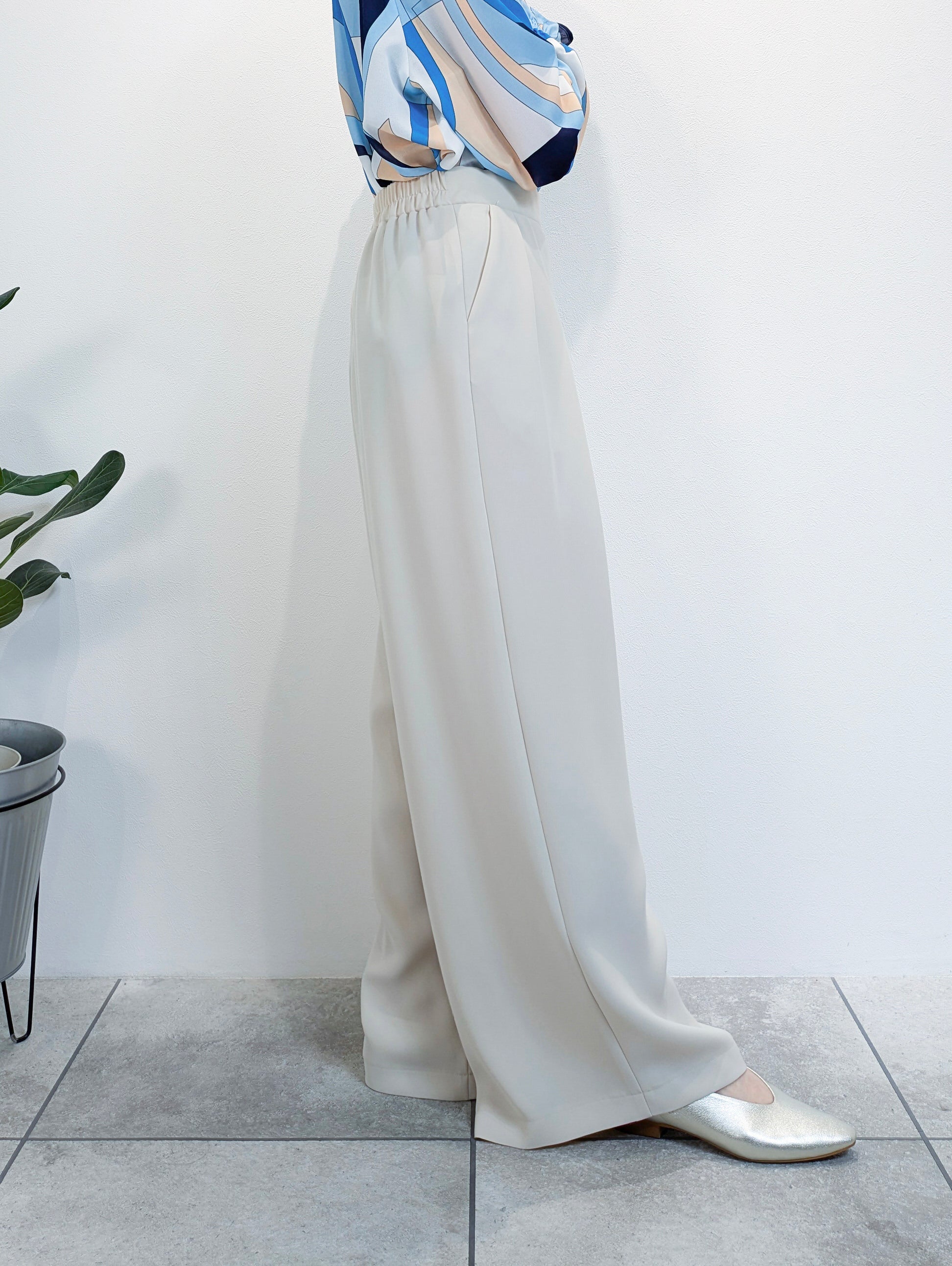 ワイドタックパンツ