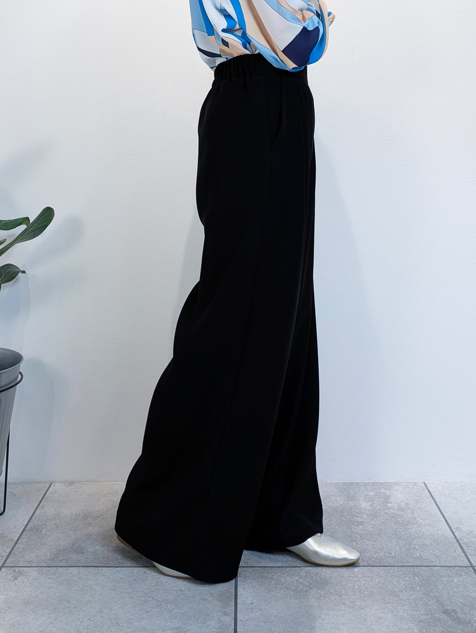 ワイドタックパンツ