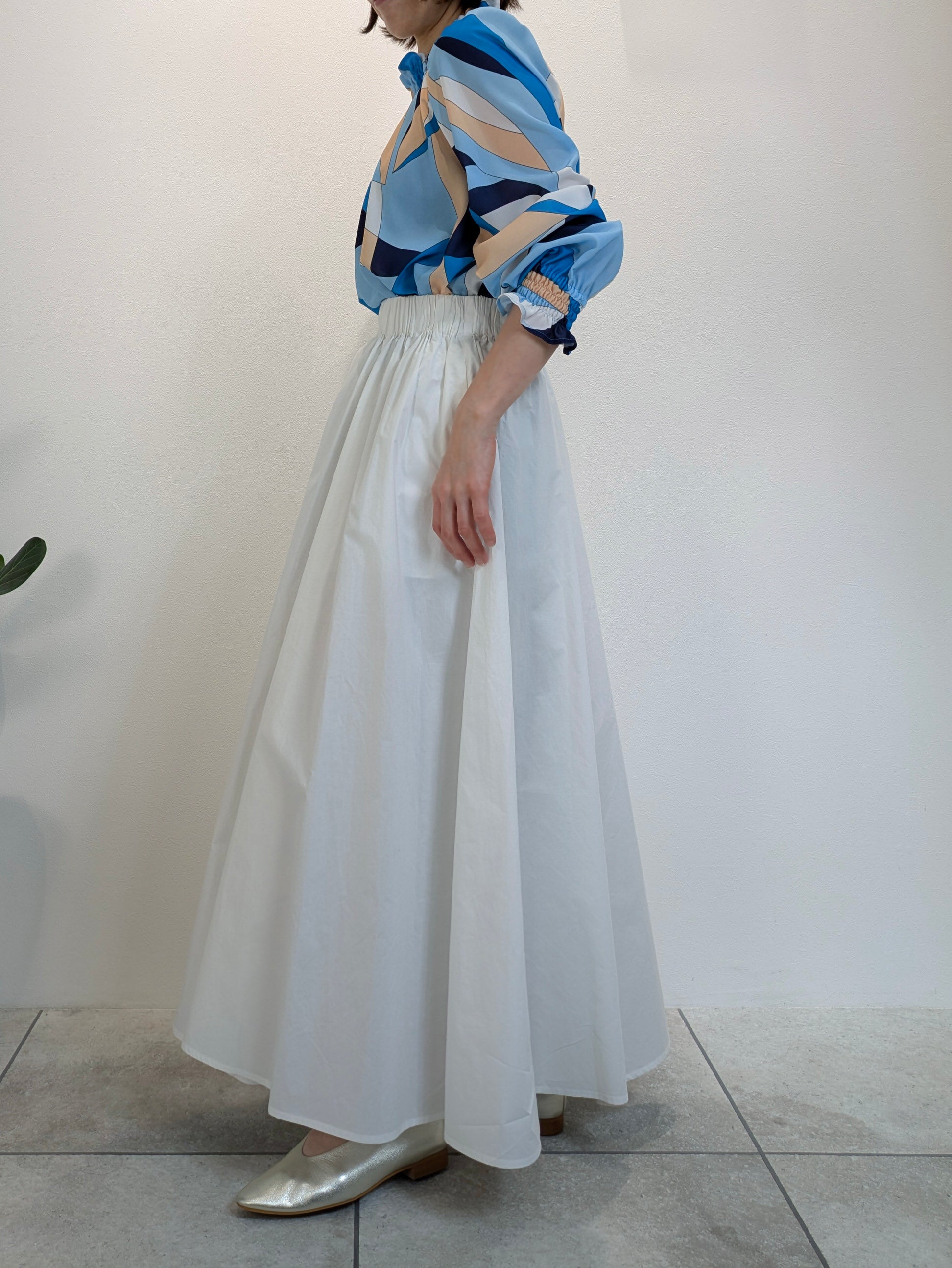 シャーリングネックブラウス